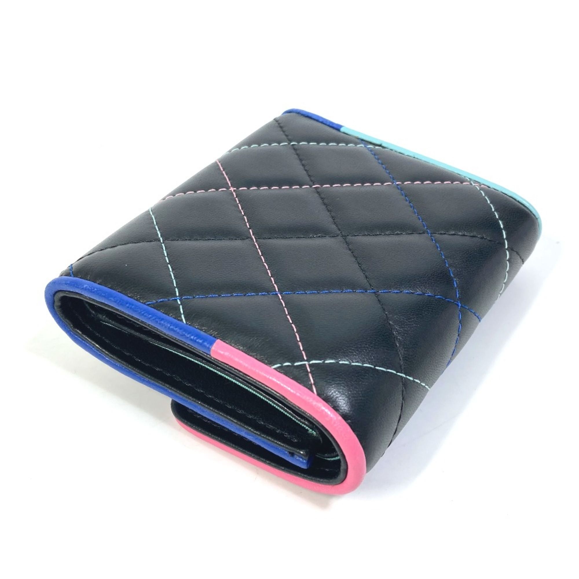 Leather Wallet (Tri-Fold) (Pre-Owned) - Chanel - Modalova