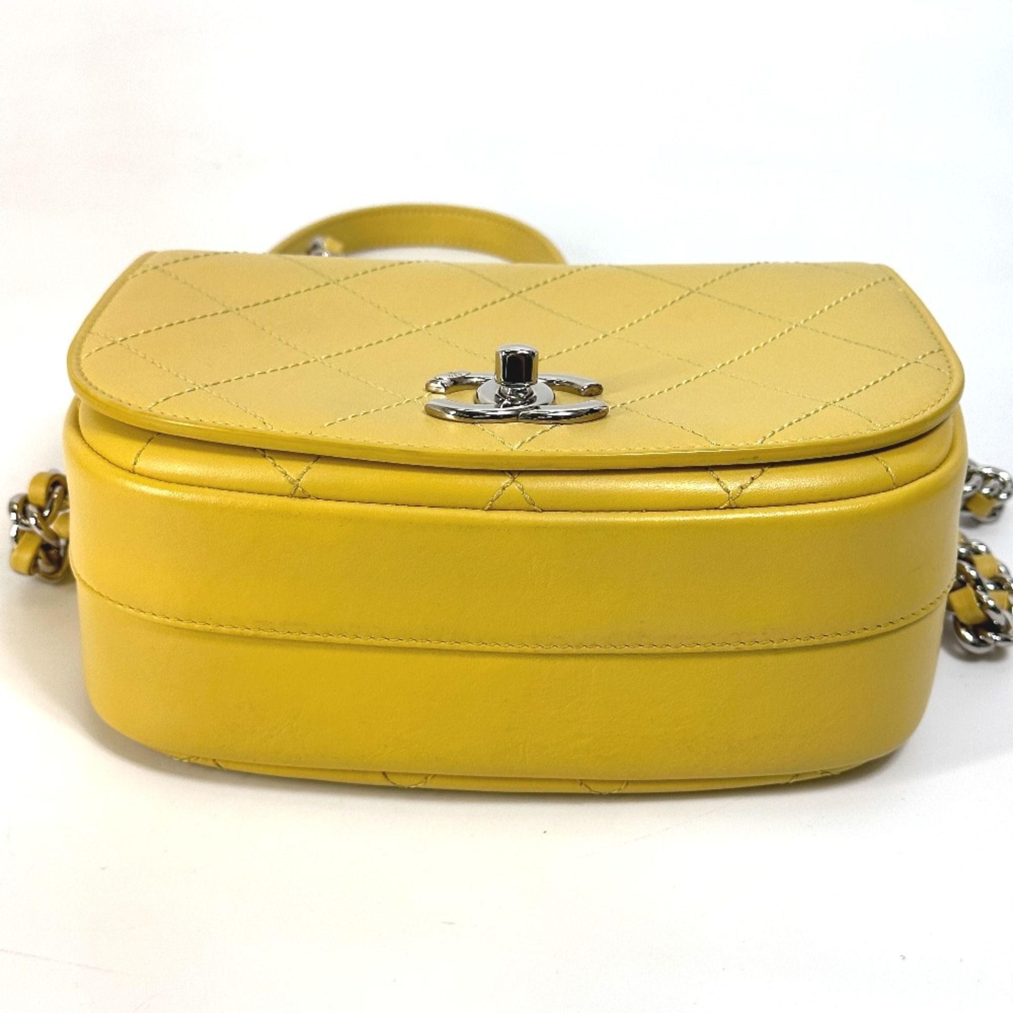Leather Shoulder Bag (Pre-Owned) - Chanel - Modalova