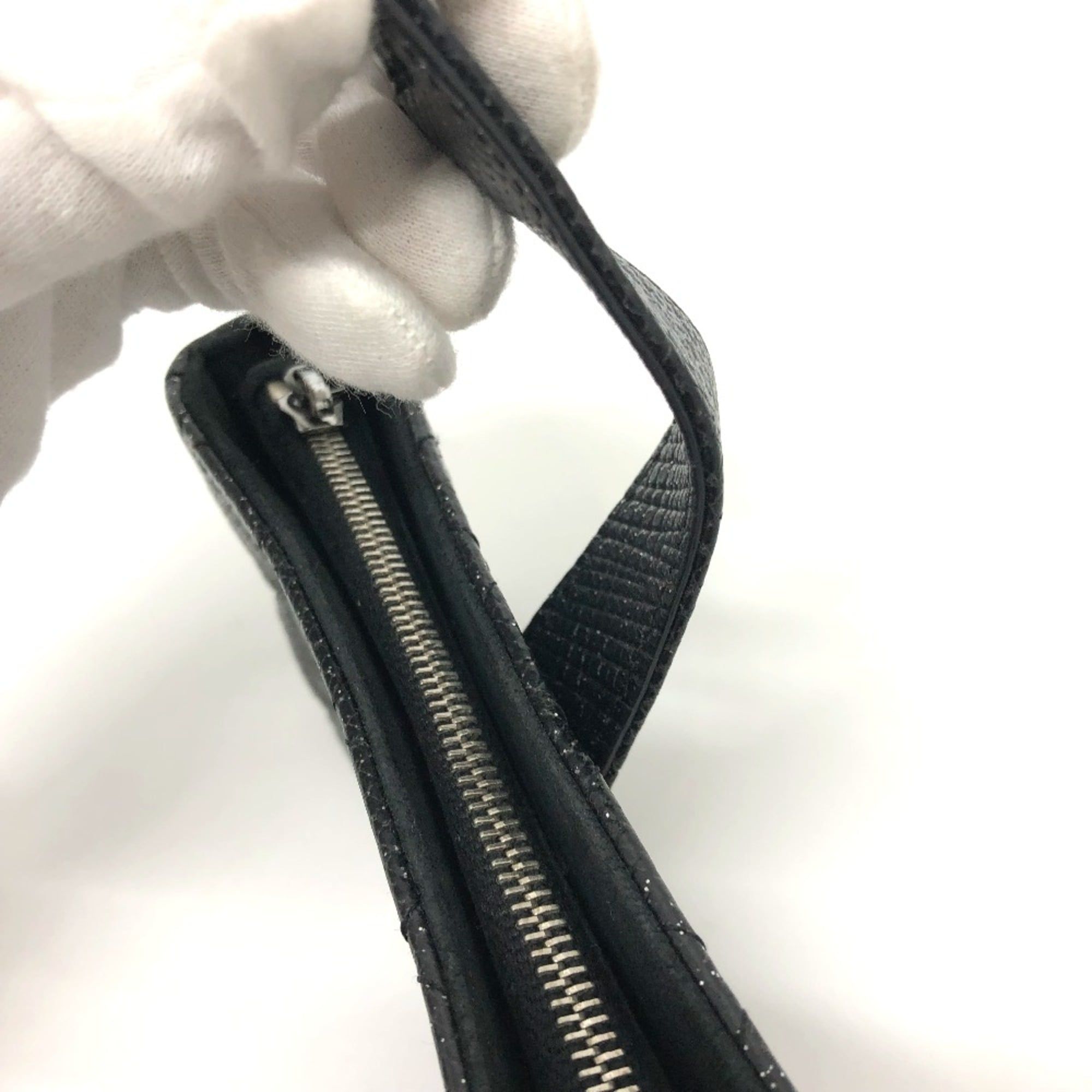 Leather Pouch (Pre-Owned) - Chanel - Modalova