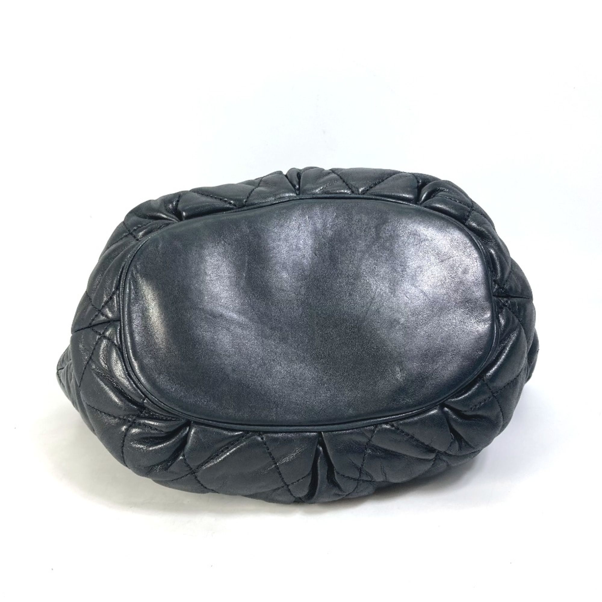 Leather Shoulder Bag (Pre-Owned) - Chanel - Modalova
