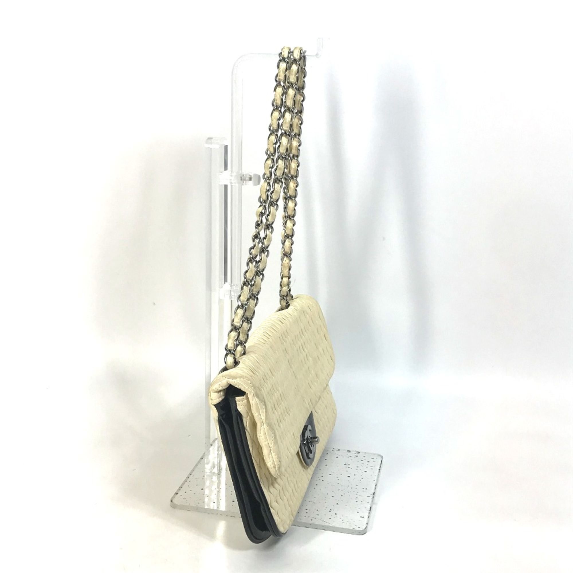 Leather Shoulder Bag (Pre-Owned) - Chanel - Modalova
