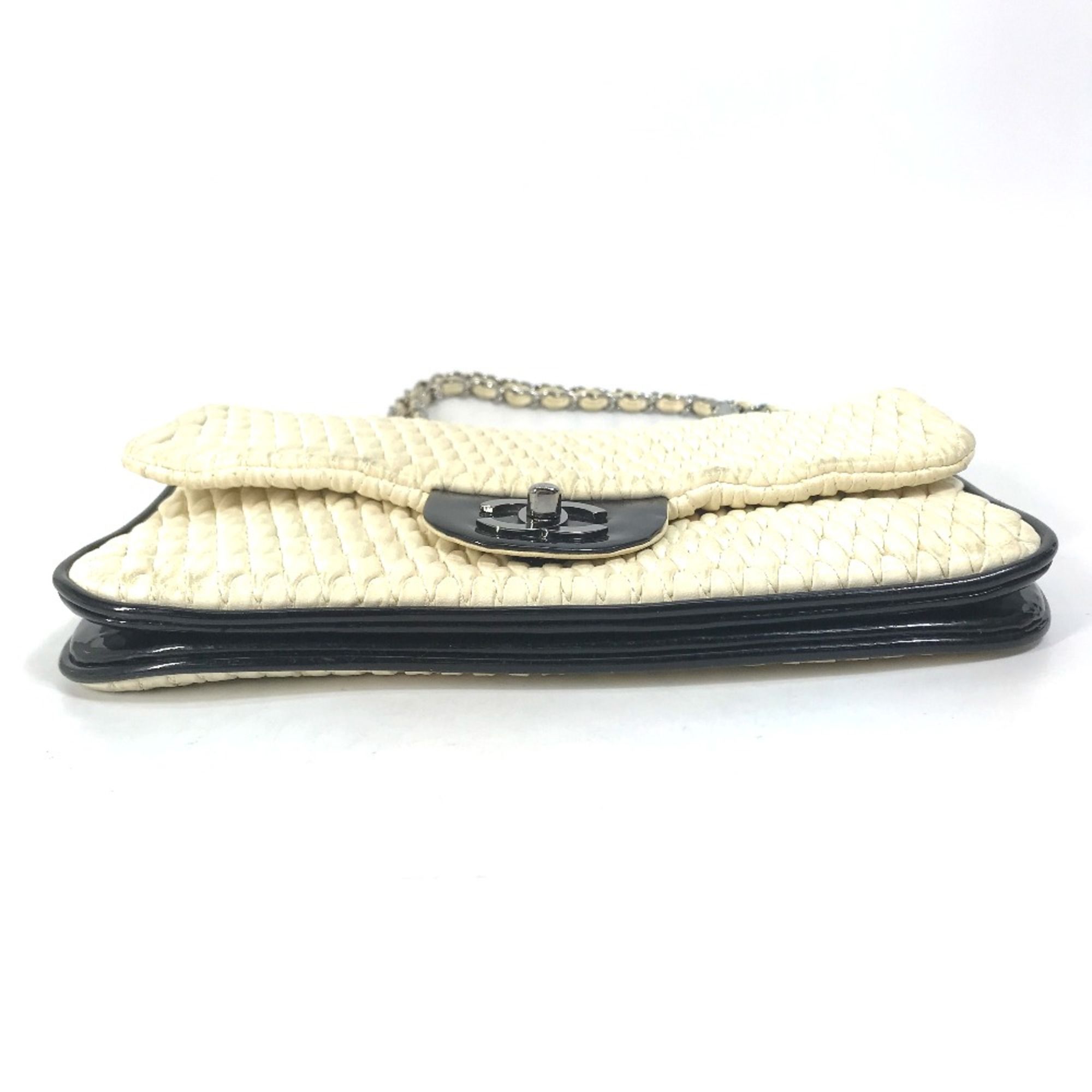 Leather Shoulder Bag (Pre-Owned) - Chanel - Modalova