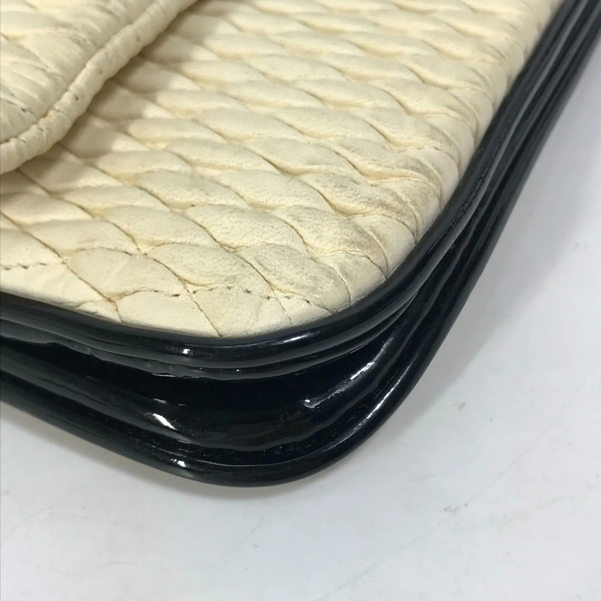 Leather Shoulder Bag (Pre-Owned) - Chanel - Modalova