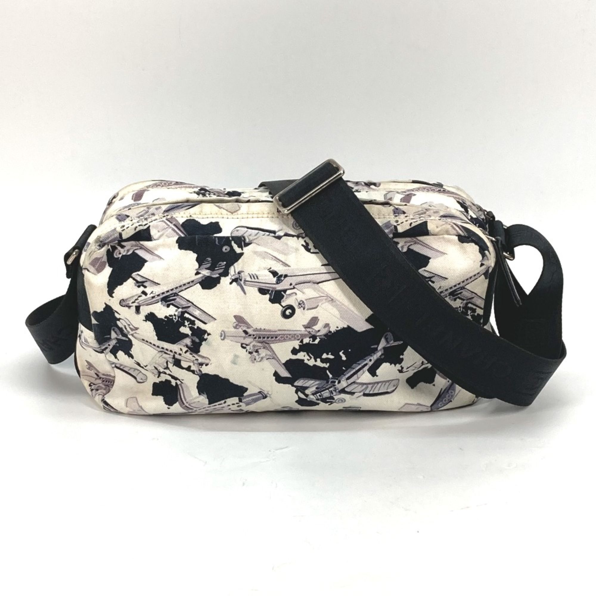 Cloth Shoulder Bag (Pre-Owned) - Chanel - Modalova