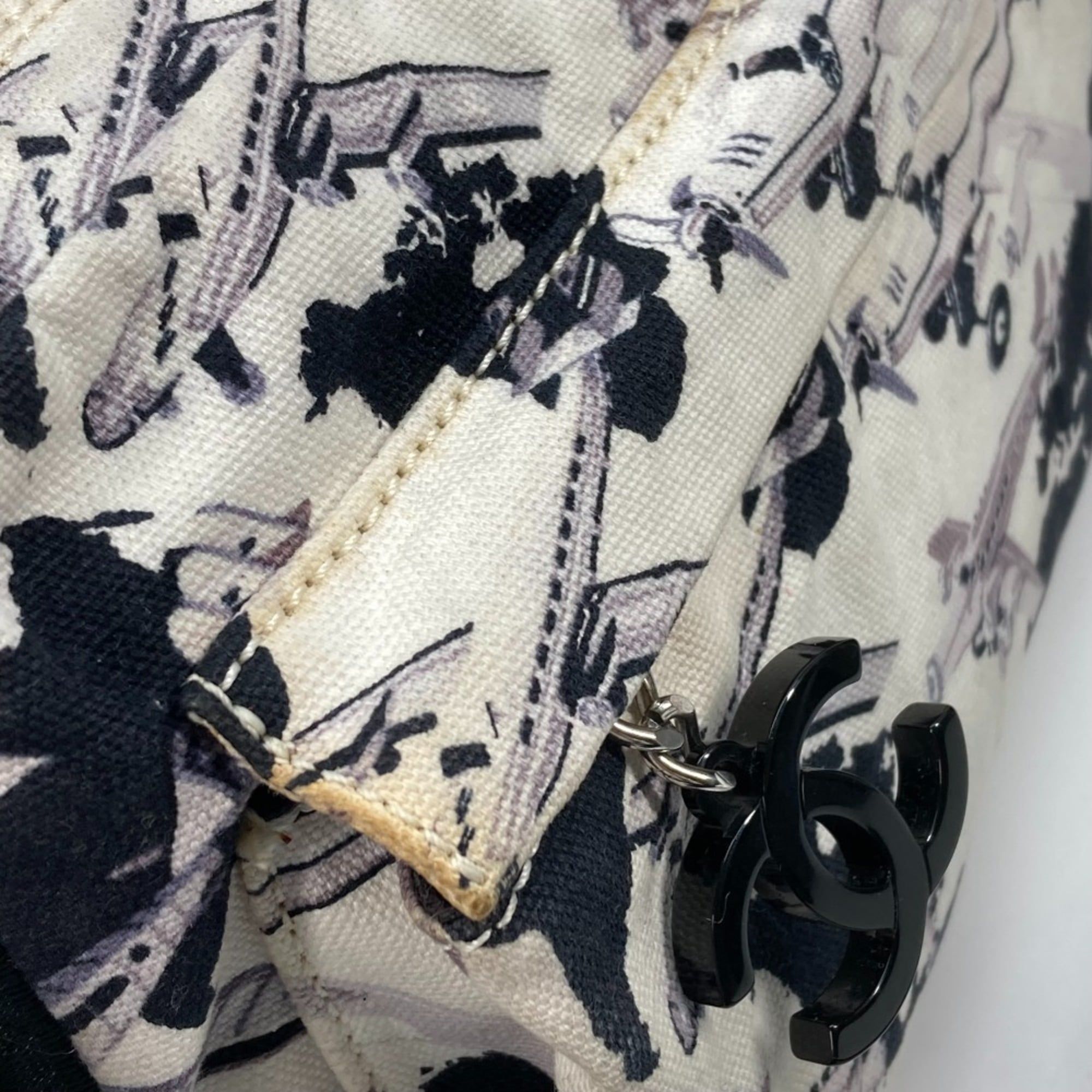 Cloth Shoulder Bag (Pre-Owned) - Chanel - Modalova