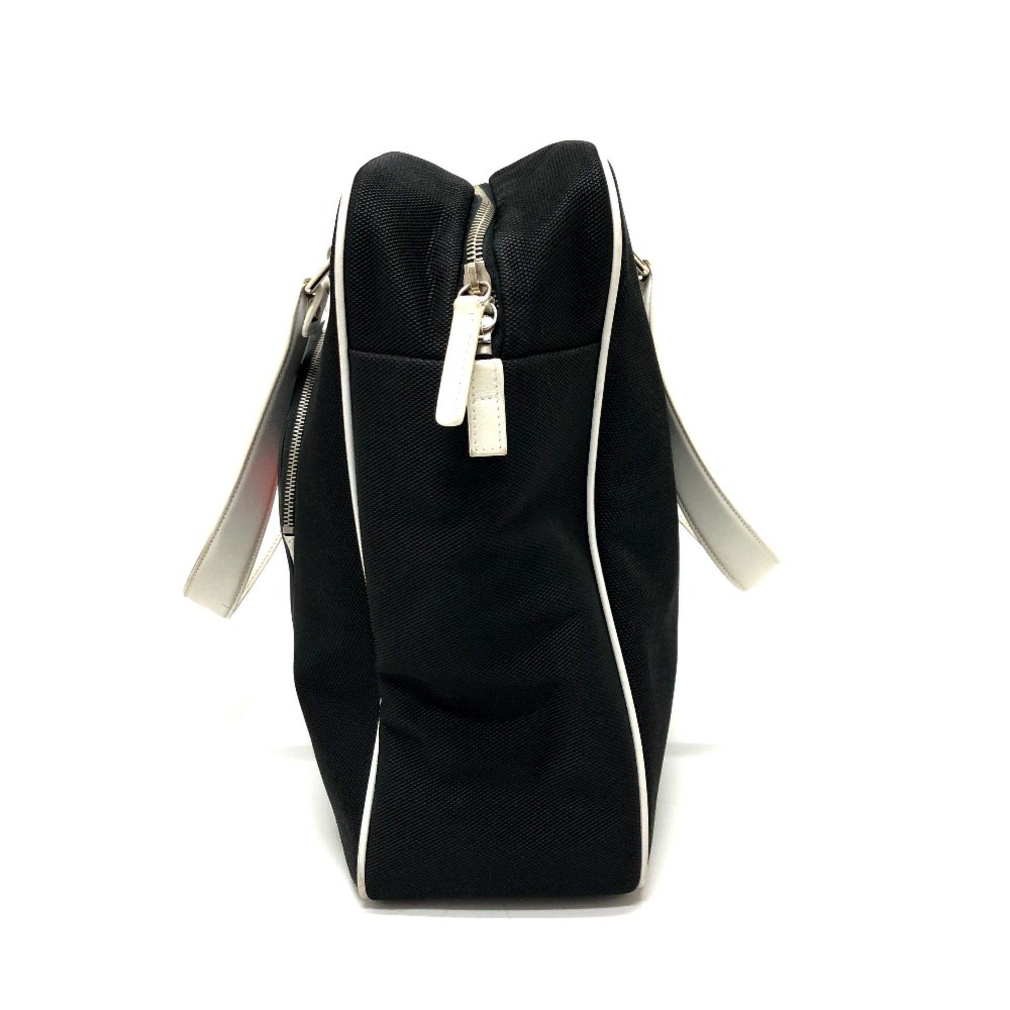 Cloth Shoulder Bag (Pre-Owned) - Chanel - Modalova