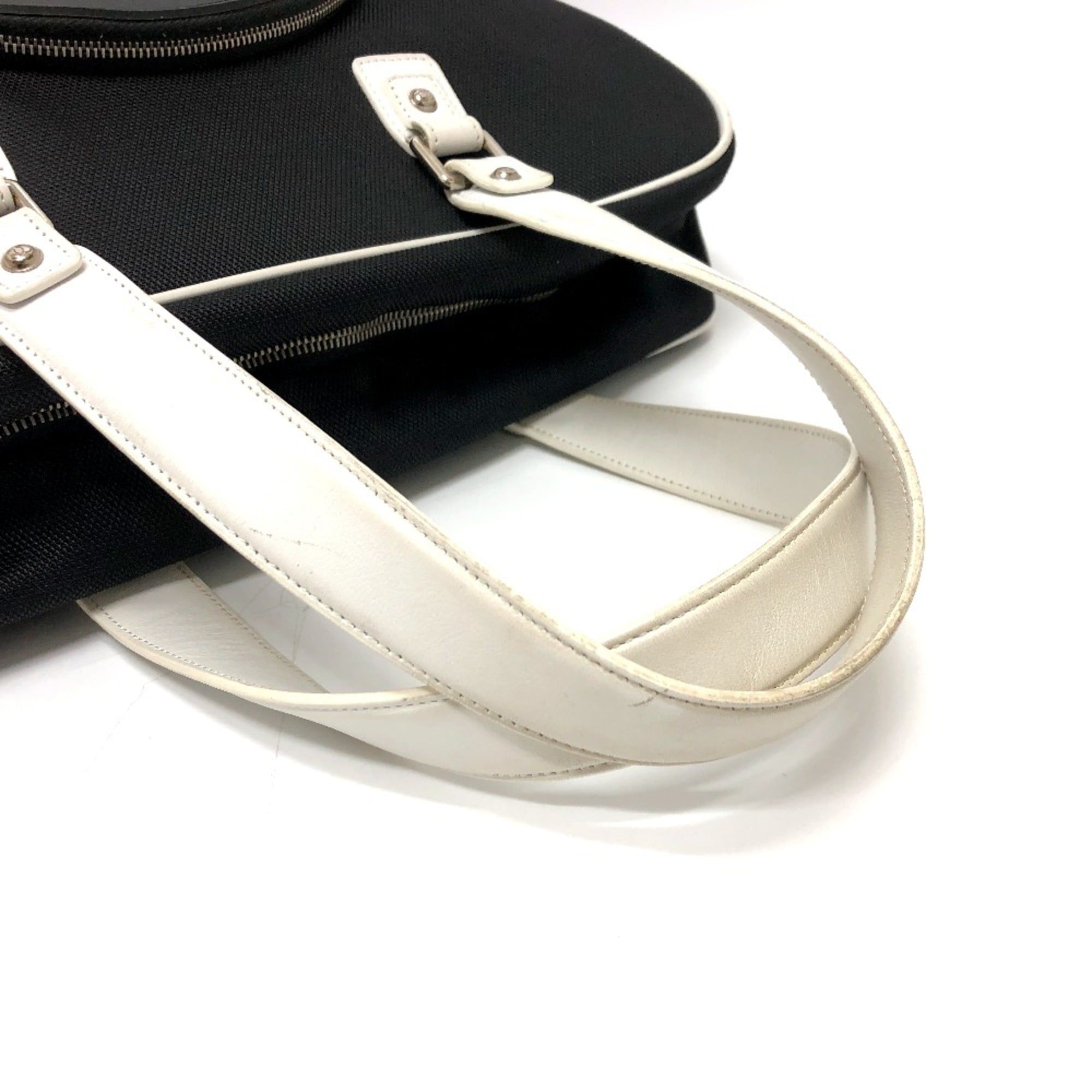 Cloth Shoulder Bag (Pre-Owned) - Chanel - Modalova