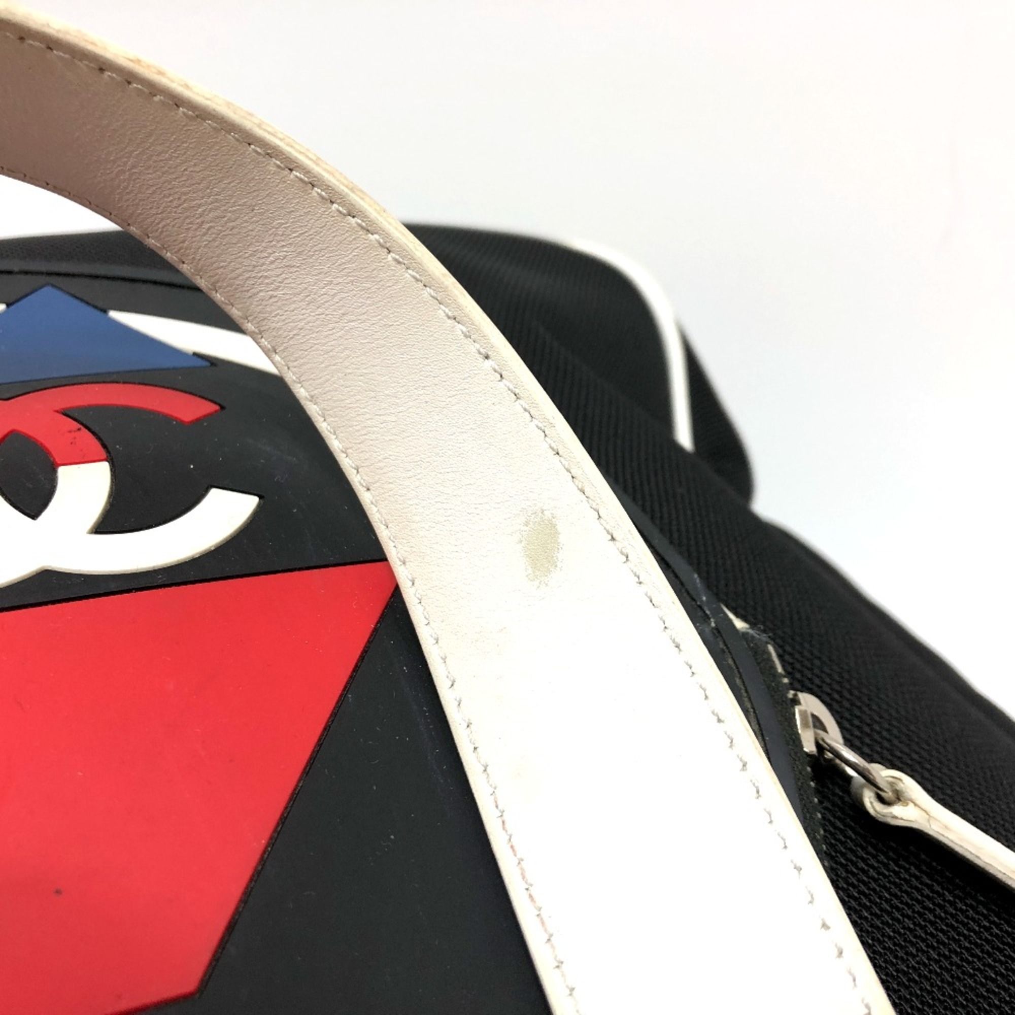 Cloth Shoulder Bag (Pre-Owned) - Chanel - Modalova