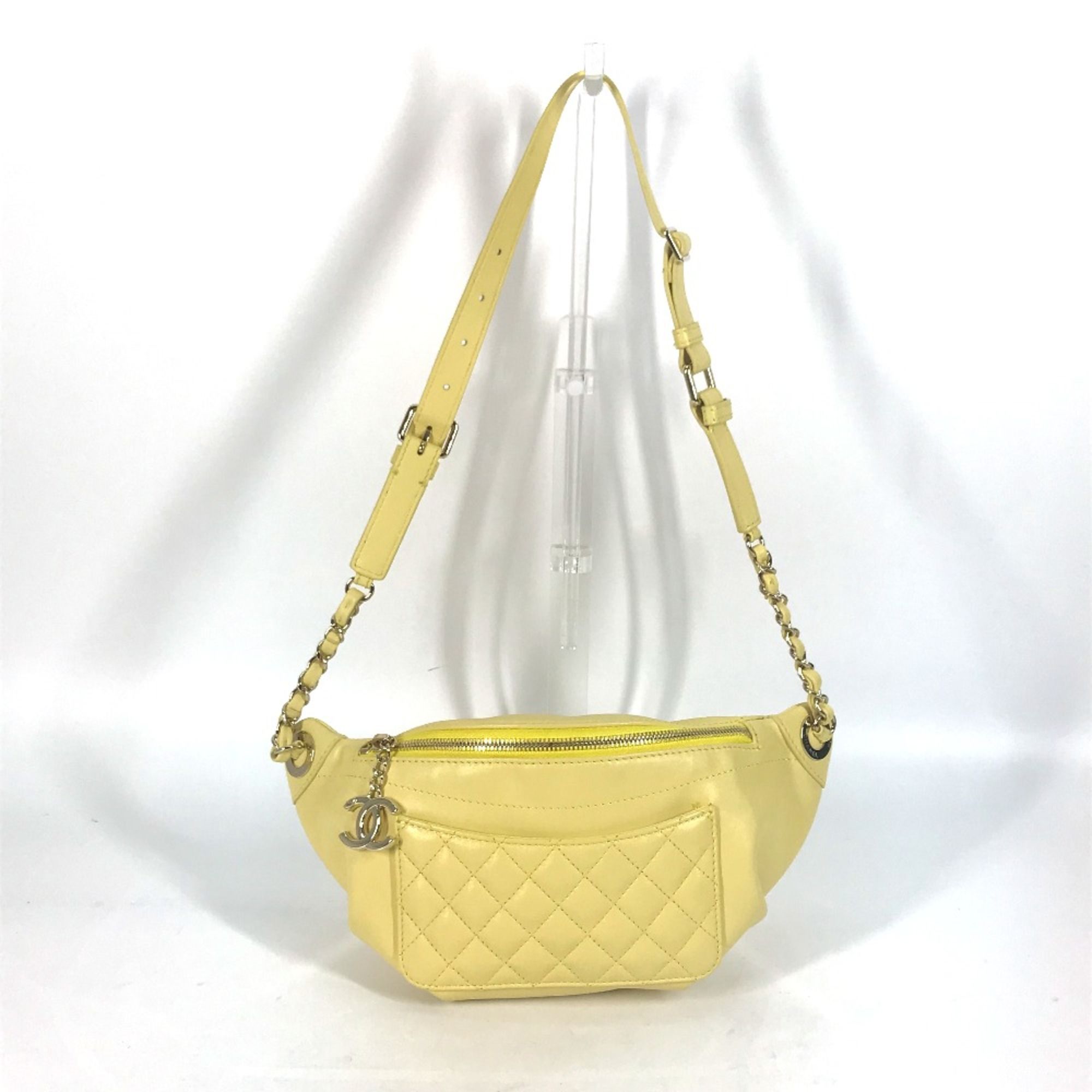 Leather Other (Pre-Owned) - Chanel - Modalova