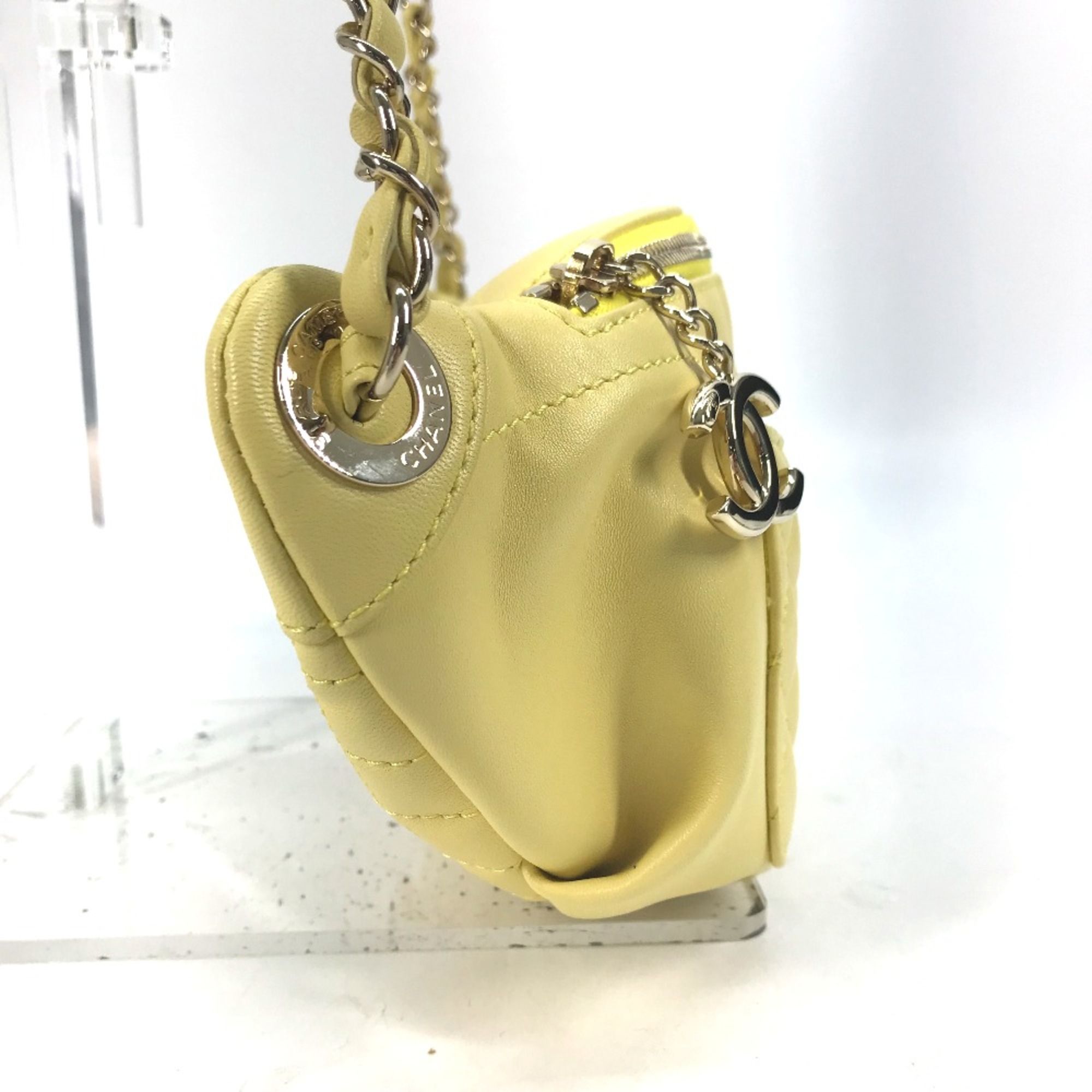 Leather Other (Pre-Owned) - Chanel - Modalova