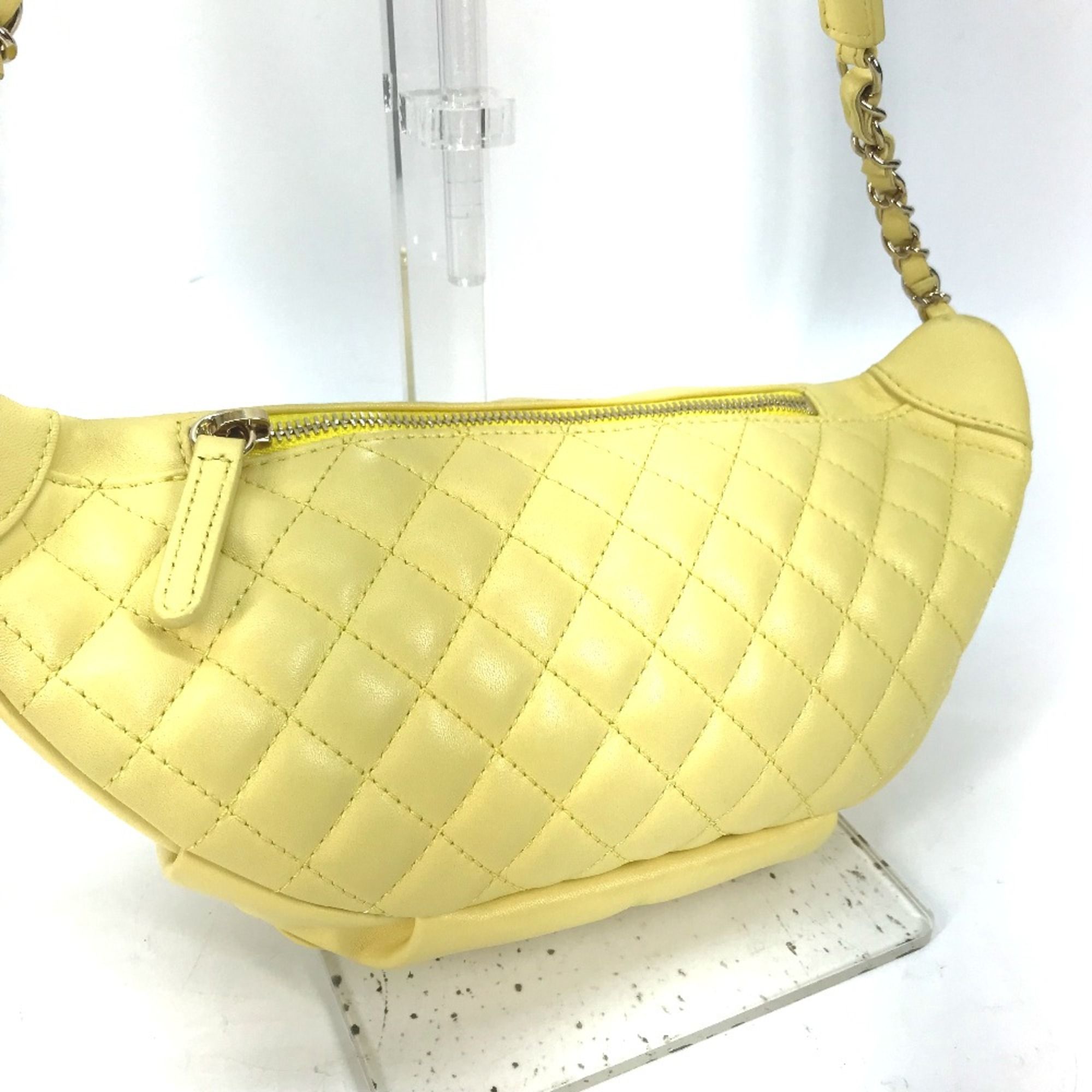 Leather Other (Pre-Owned) - Chanel - Modalova