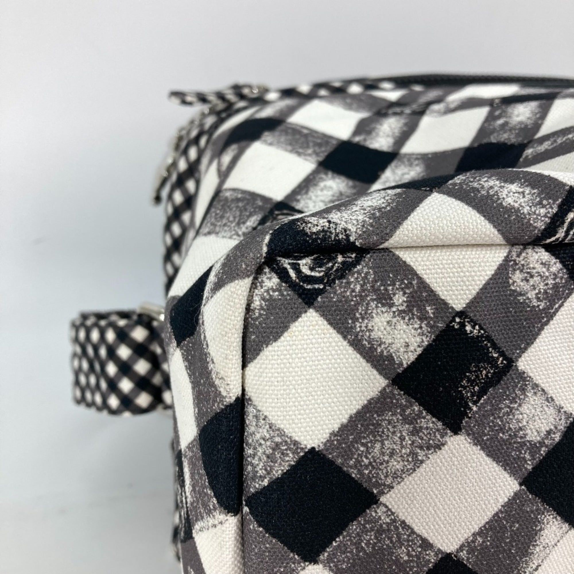 Cloth Shoulder Bag (Pre-Owned) - Chanel - Modalova