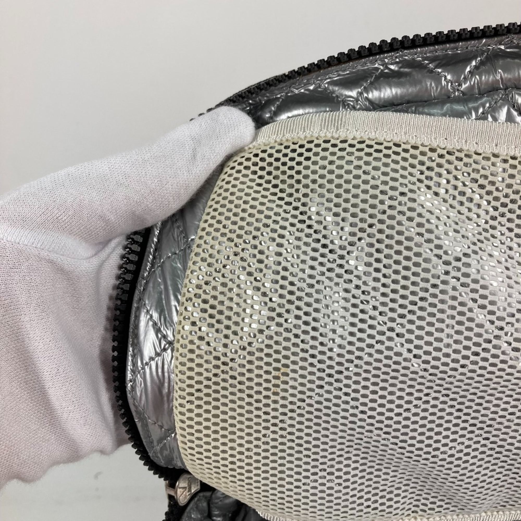 Cloth Shoulder Bag (Pre-Owned) - Chanel - Modalova