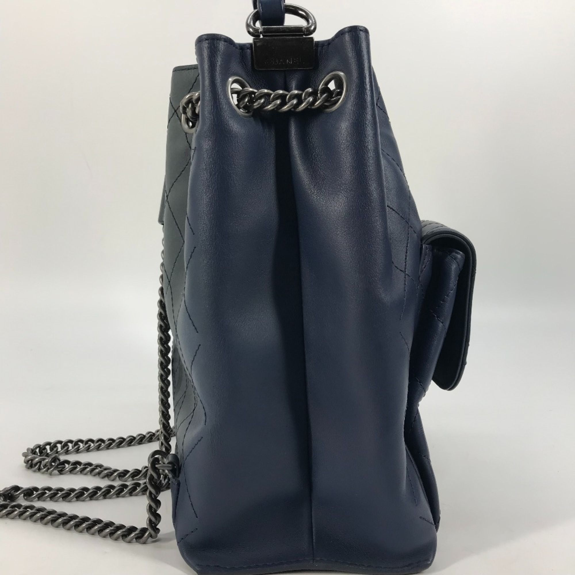 Leather Shoulder Bag (Pre-Owned) - Chanel - Modalova