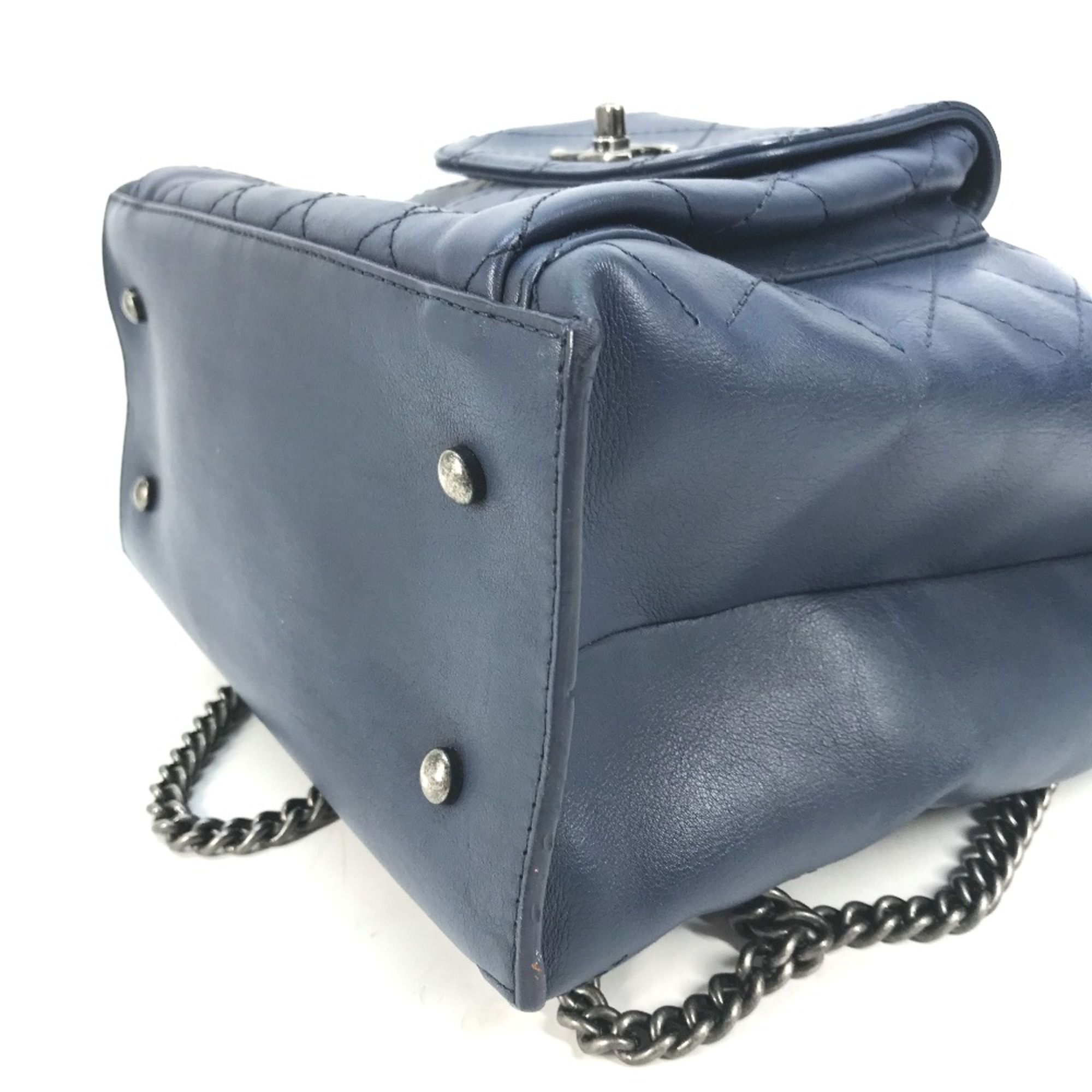 Leather Shoulder Bag (Pre-Owned) - Chanel - Modalova