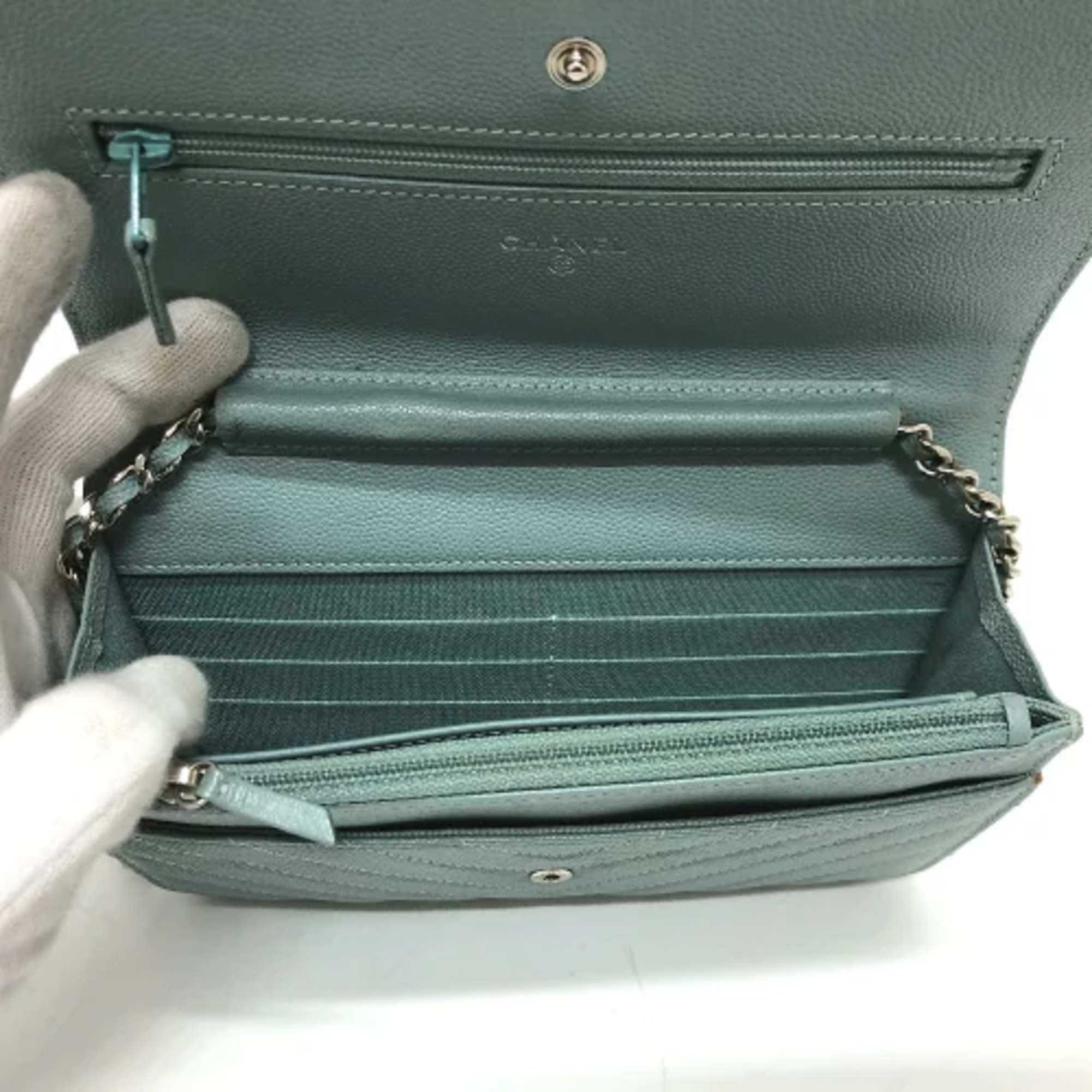 Leather Shoulder Bag (Pre-Owned) - Chanel - Modalova