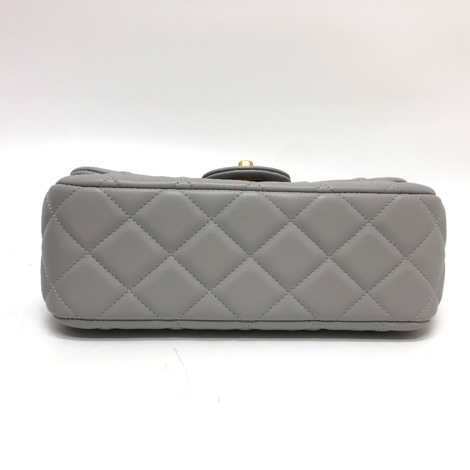 Leather Shoulder Bag (Pre-Owned) - Chanel - Modalova