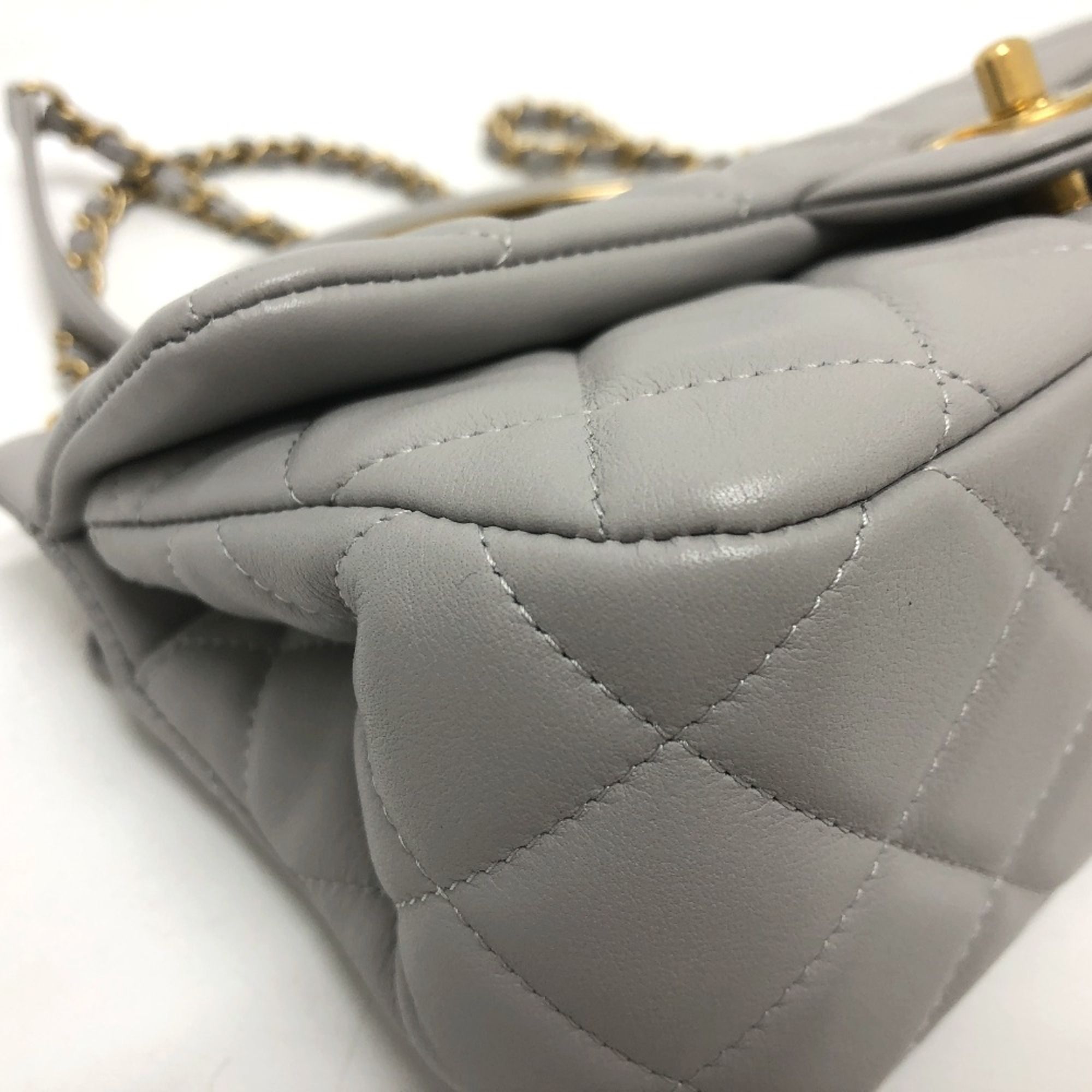 Leather Shoulder Bag (Pre-Owned) - Chanel - Modalova