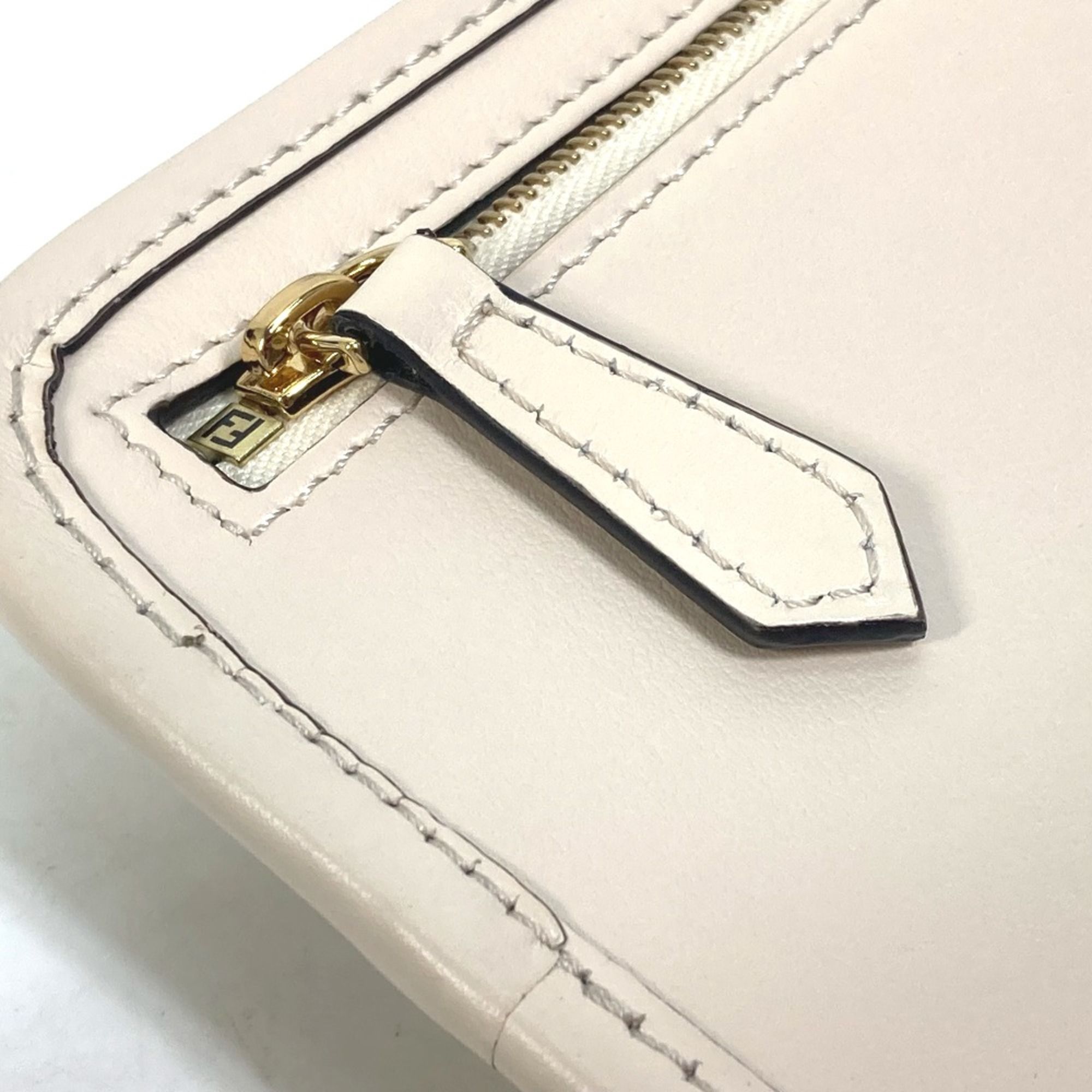 Fendi Beige Other Pouch (Pre-Owned) - Fendi - Modalova