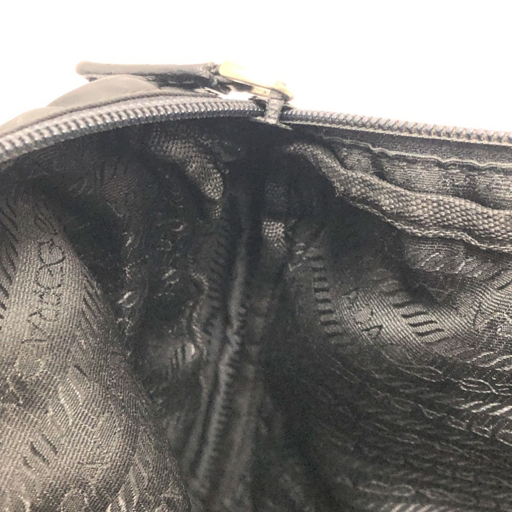 Nylon Clutch Bag (Pre-Owned) - Prada - Modalova