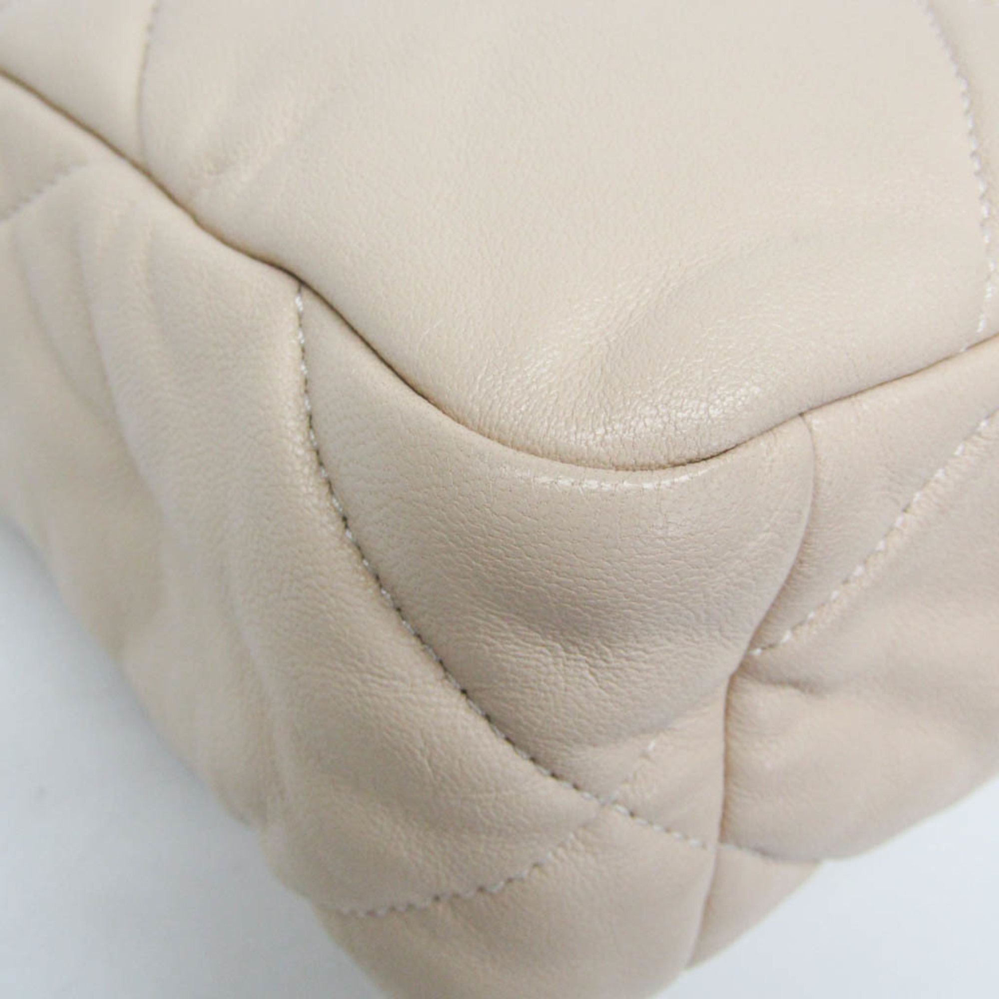 Leather Shoulder Bag (Pre-Owned) - Chanel - Modalova