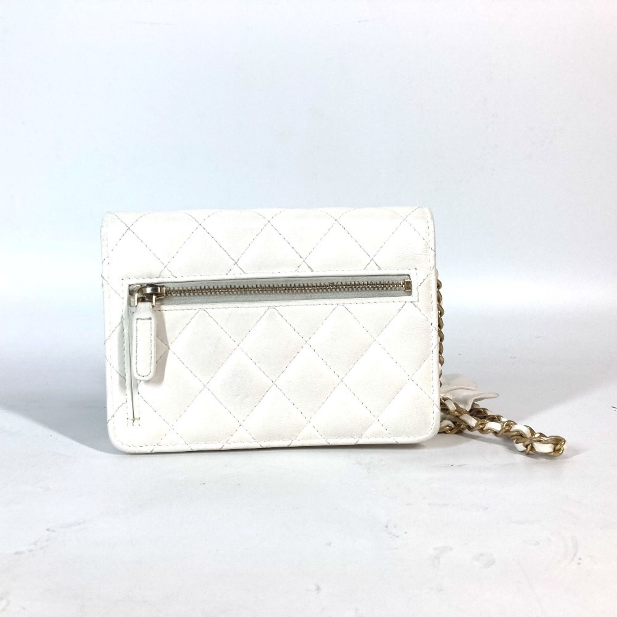 Leather Chain/Shoulder Wallet (Pre-Owned) - Chanel - Modalova