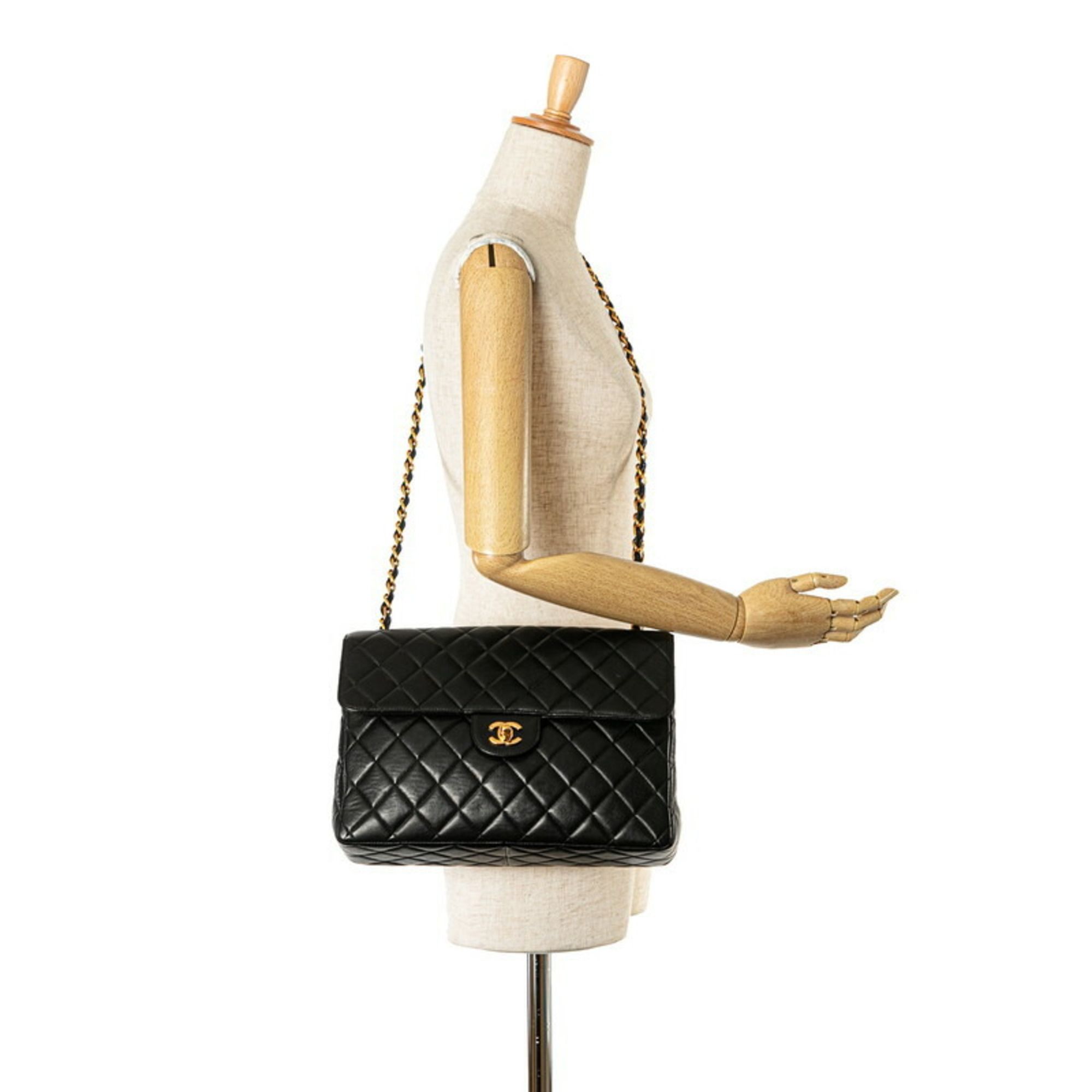 Leather Shoulder Bag (Pre-Owned) - Chanel - Modalova