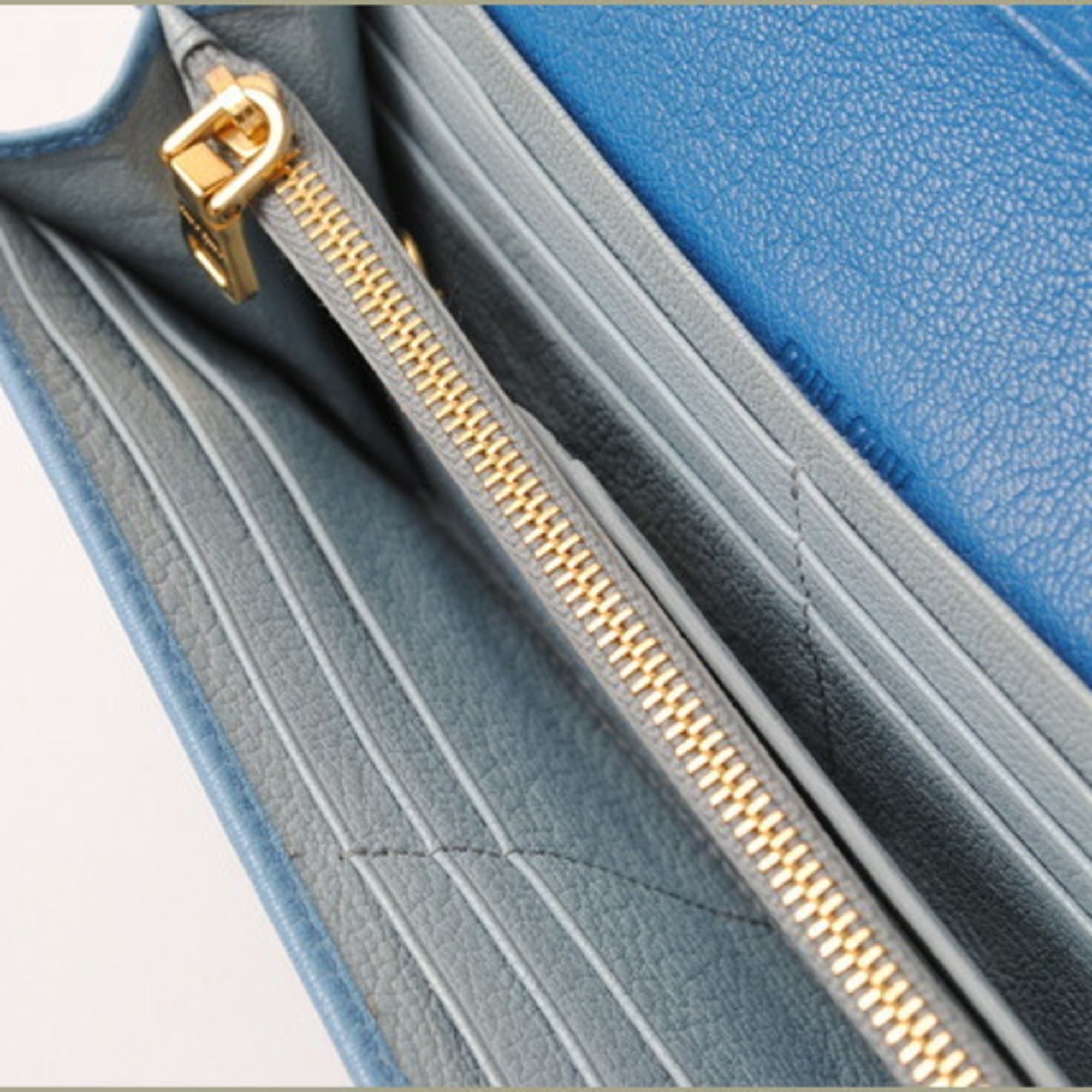 Leather Long Wallet (Bi-Fold) (Pre-Owned) - Miu Miu - Modalova