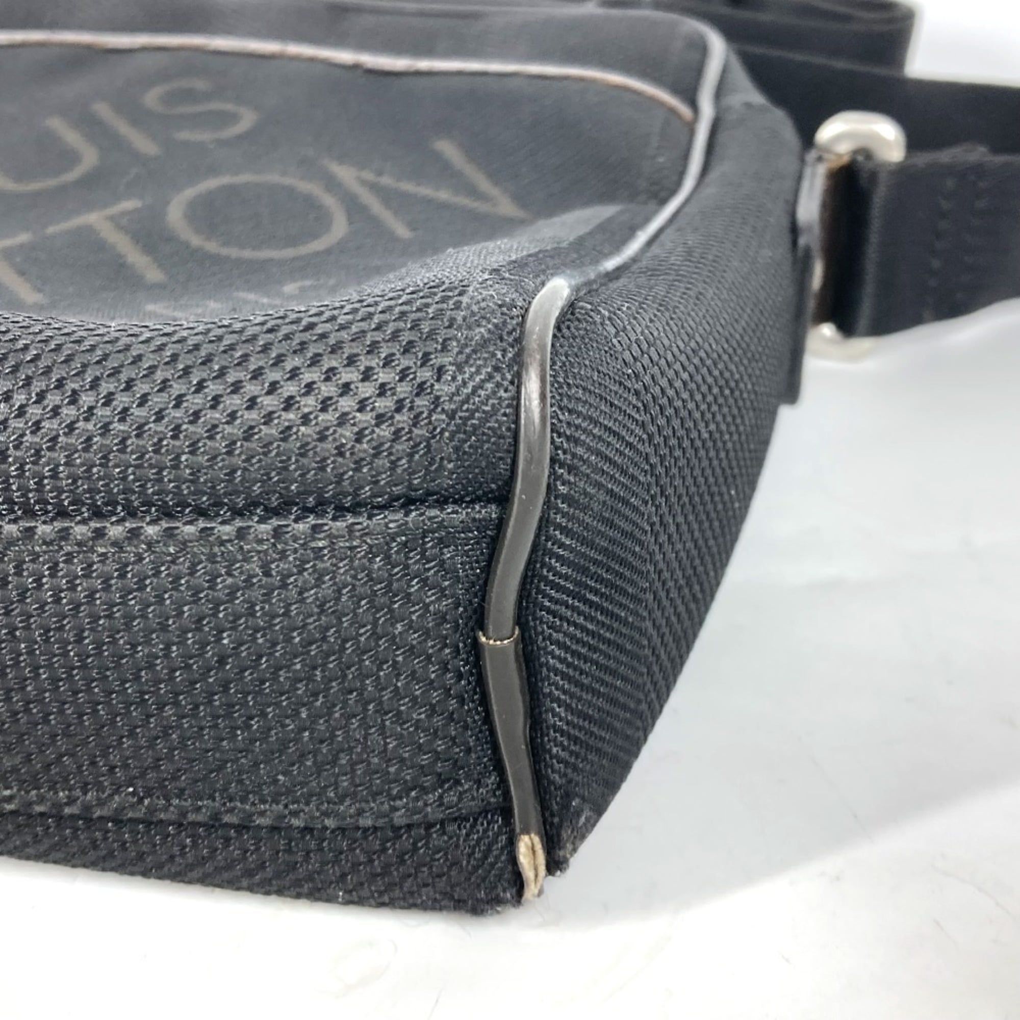 Damier Geant Pochette Shoulder Bag (Pre-Owned) - Louis Vuitton - Modalova
