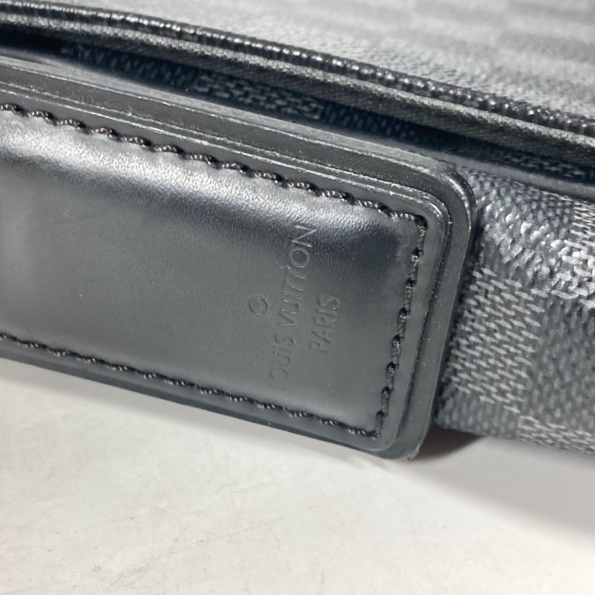 Damier Graphite Shoulder Bag (Pre-Owned) - Louis Vuitton - Modalova