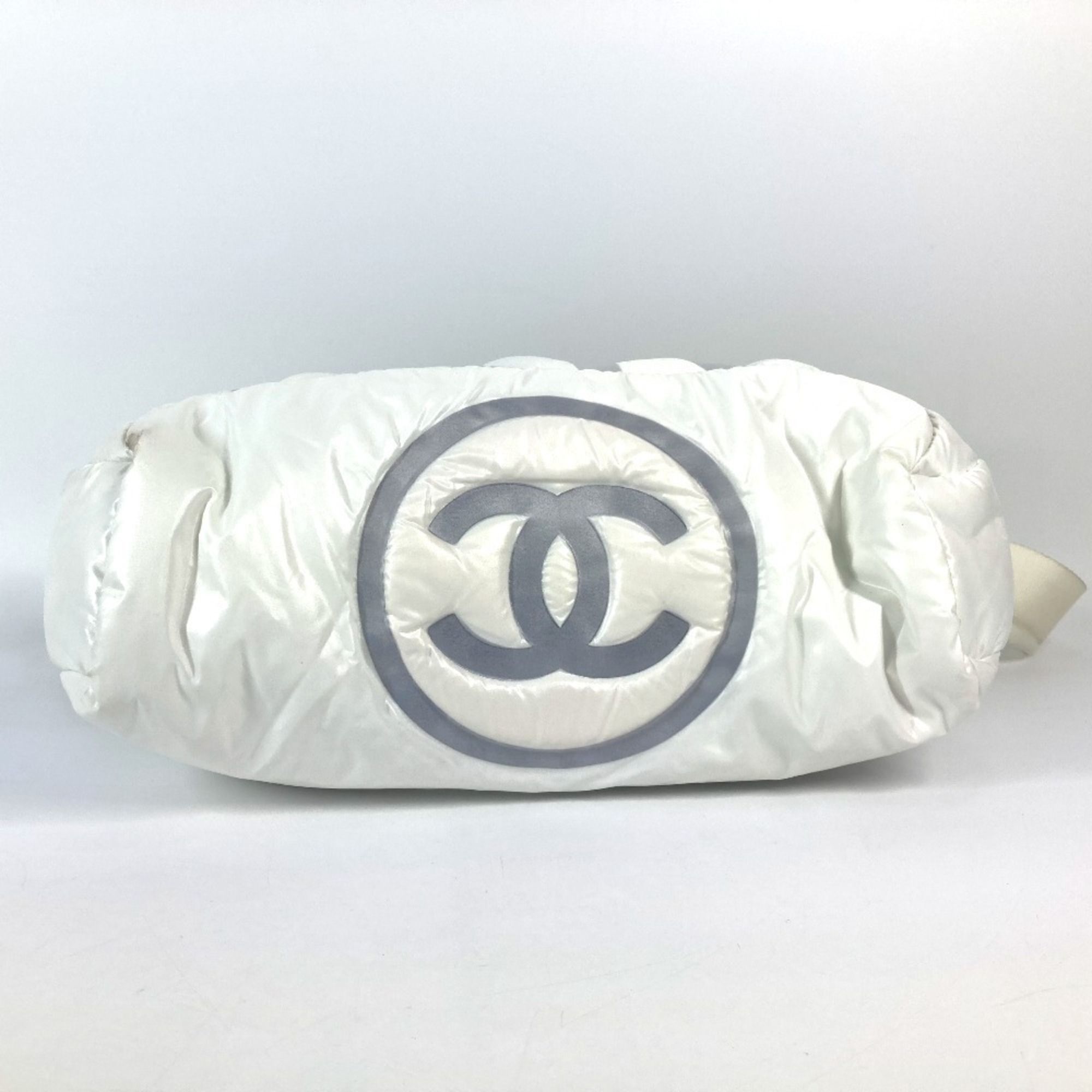 Nylon Shoulder Bag (Pre-Owned) - Chanel - Modalova