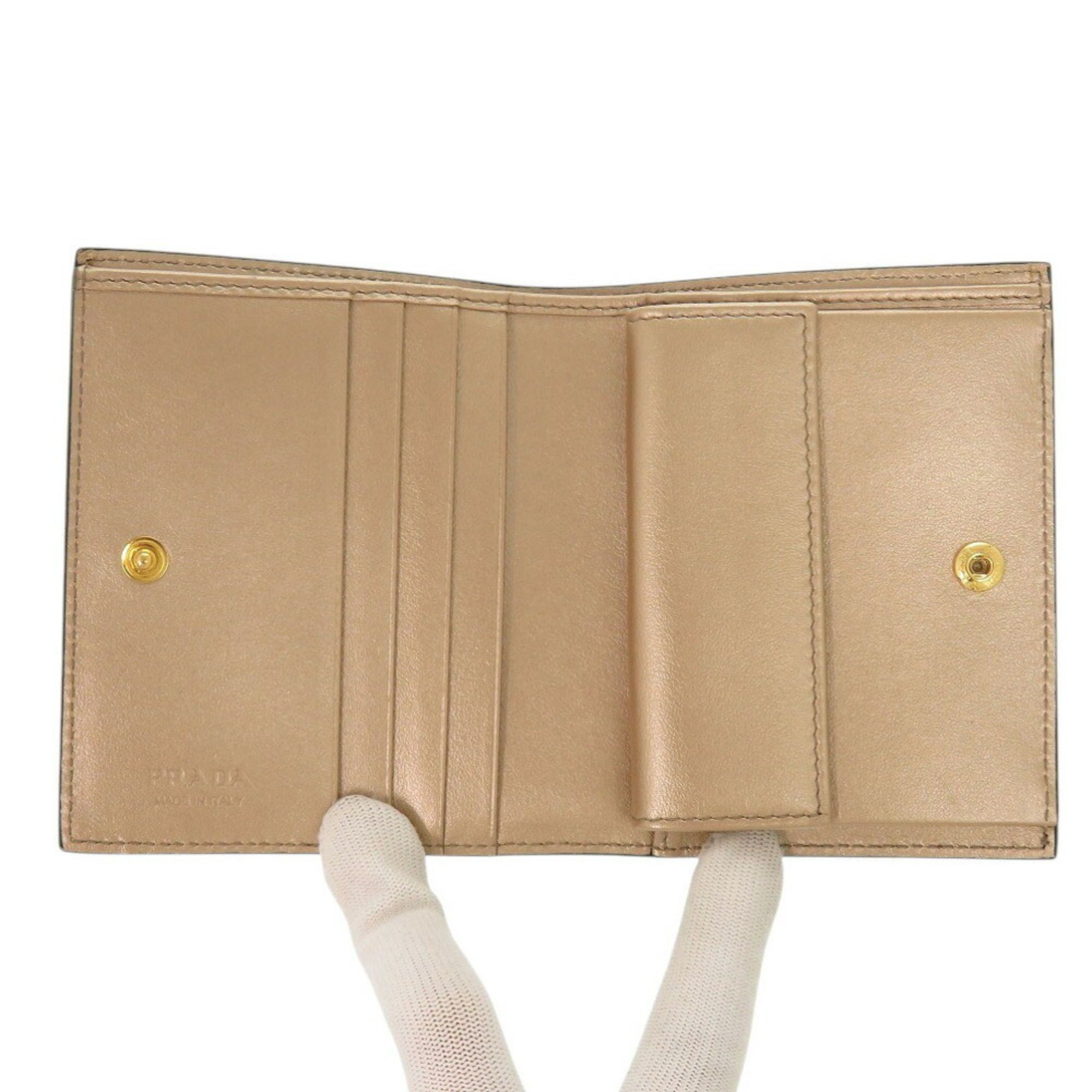 Saffiano Wallet (Bi-Fold) (Pre-Owned) - Prada - Modalova