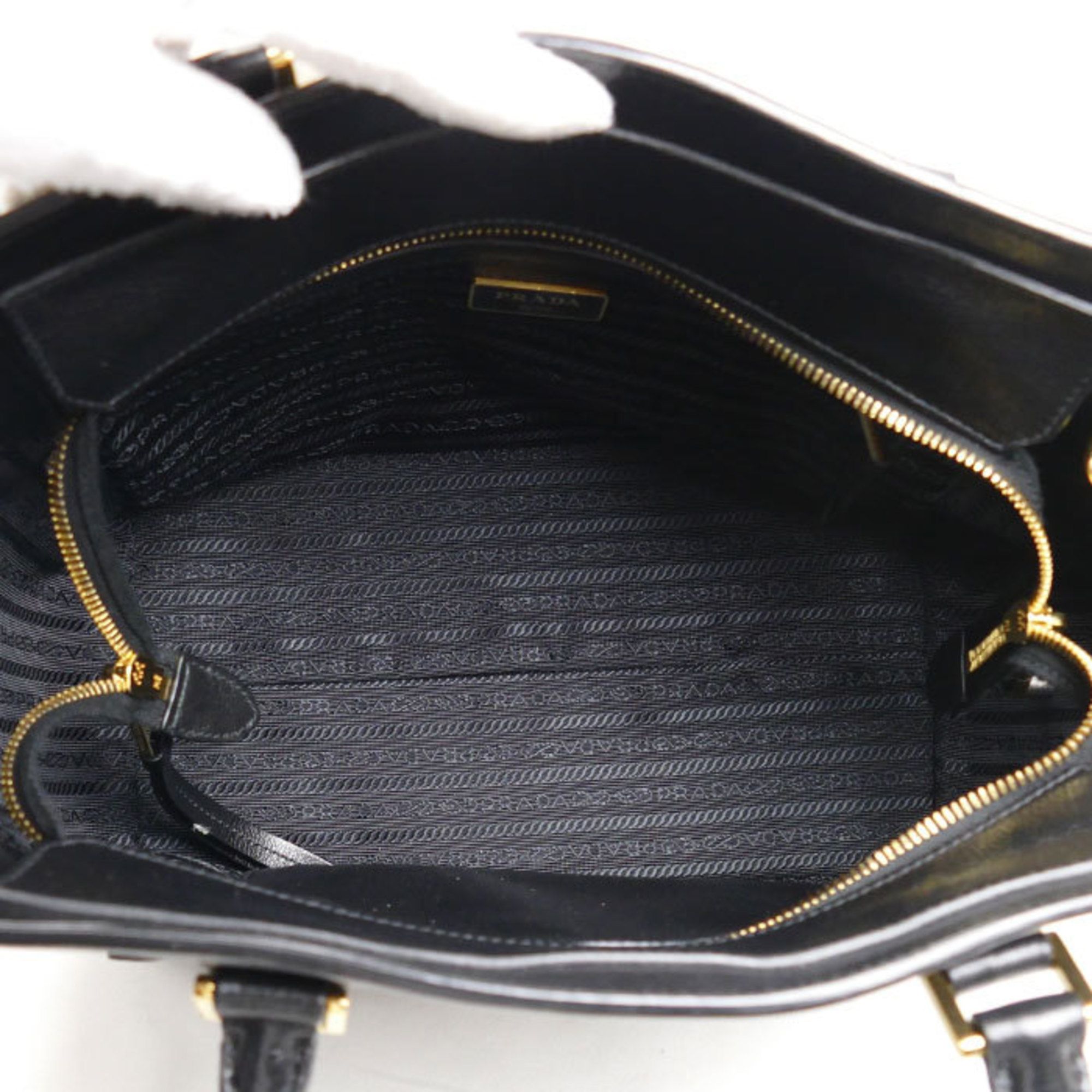 Leather Shoulder Bag (Pre-Owned) - Prada - Modalova