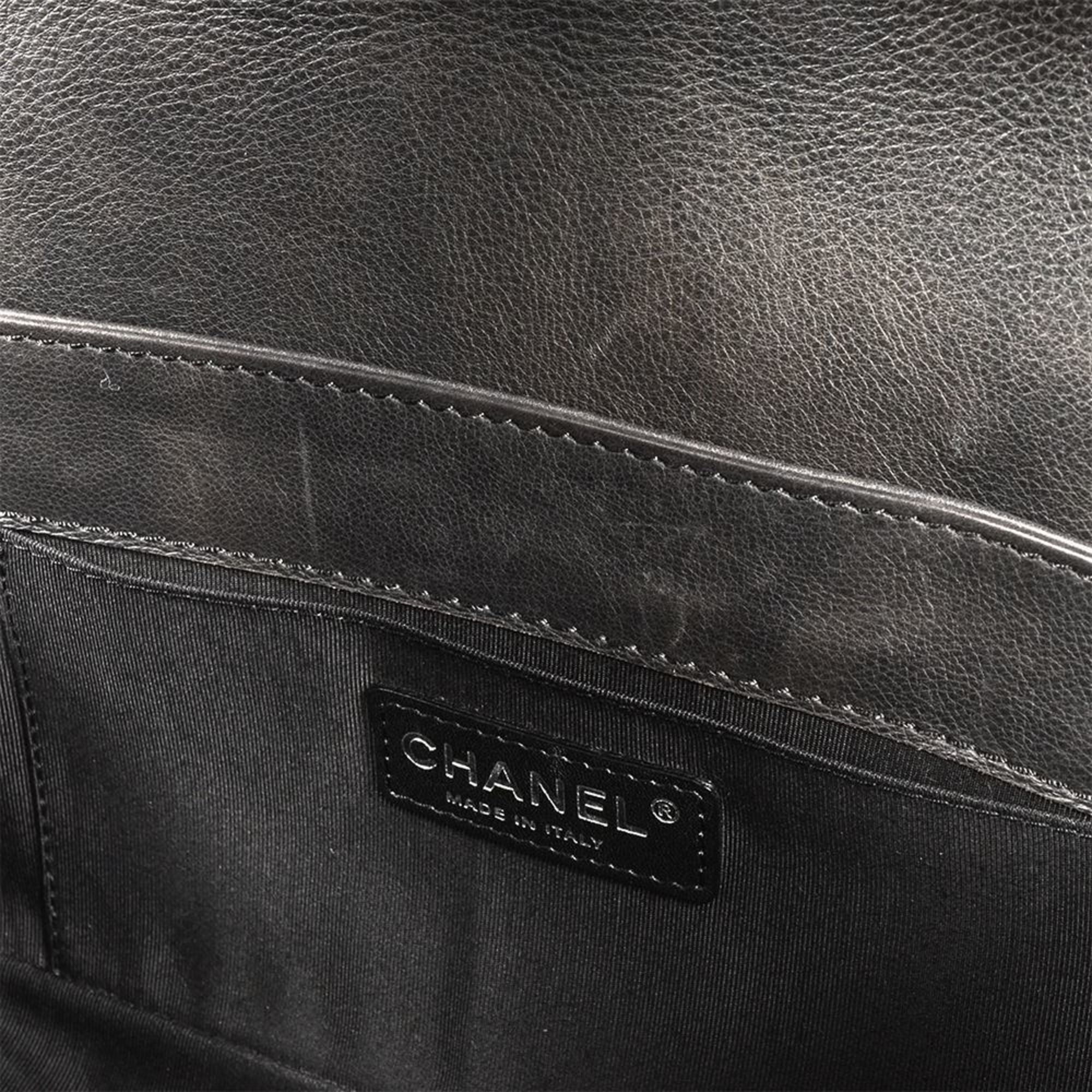 Leather Shoulder Bag (Pre-Owned) - Chanel - Modalova