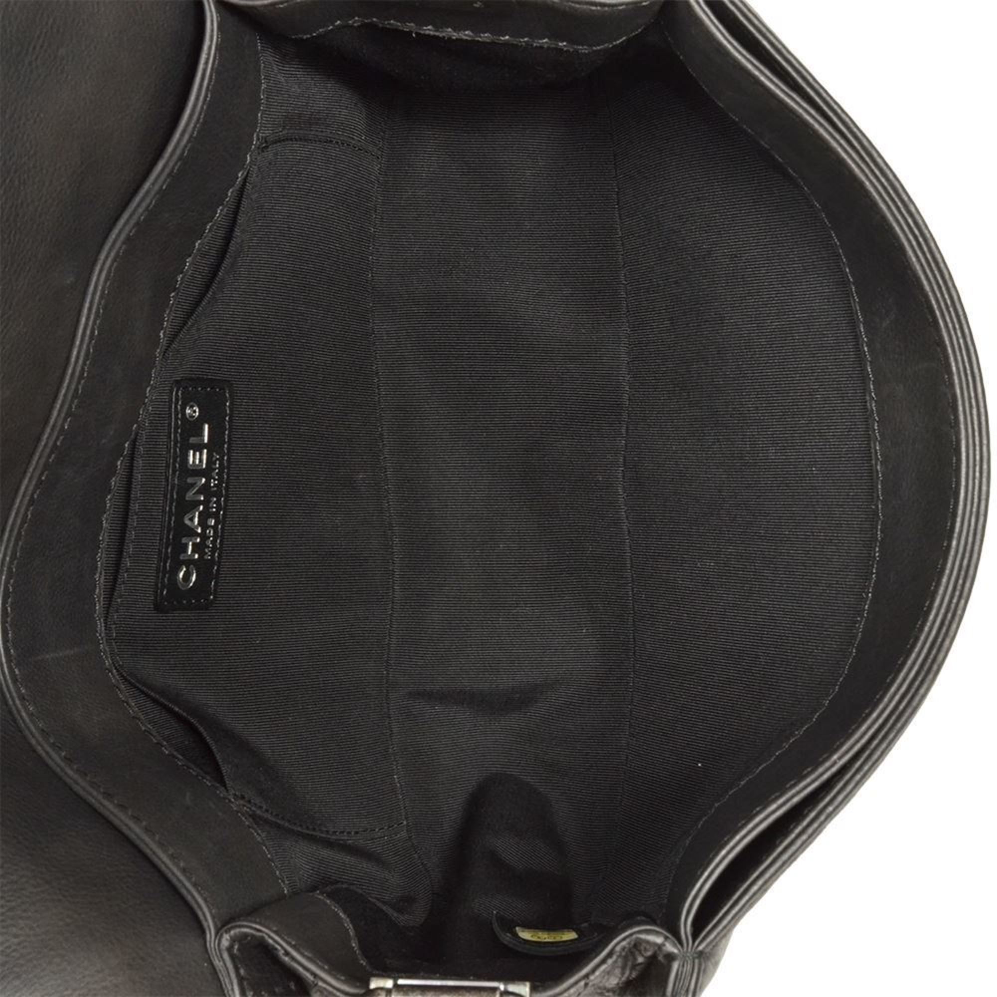 Leather Shoulder Bag (Pre-Owned) - Chanel - Modalova