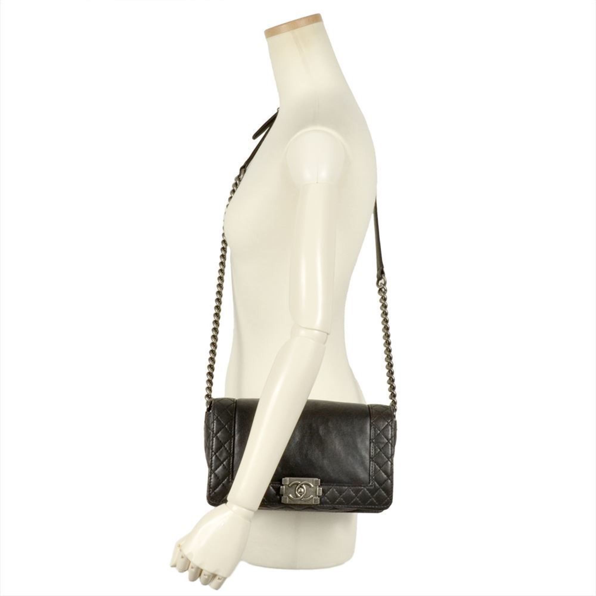 Leather Shoulder Bag (Pre-Owned) - Chanel - Modalova