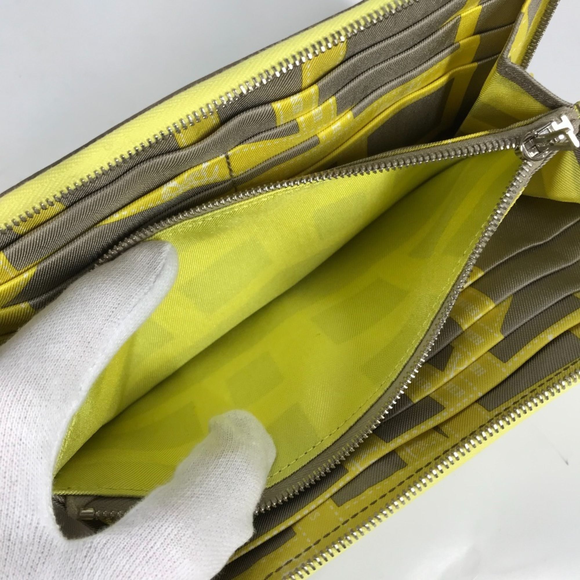 Silk'in Epsom Leather Long Wallet (Bi-Fold) (Pre-Owned) - Hermes - Modalova