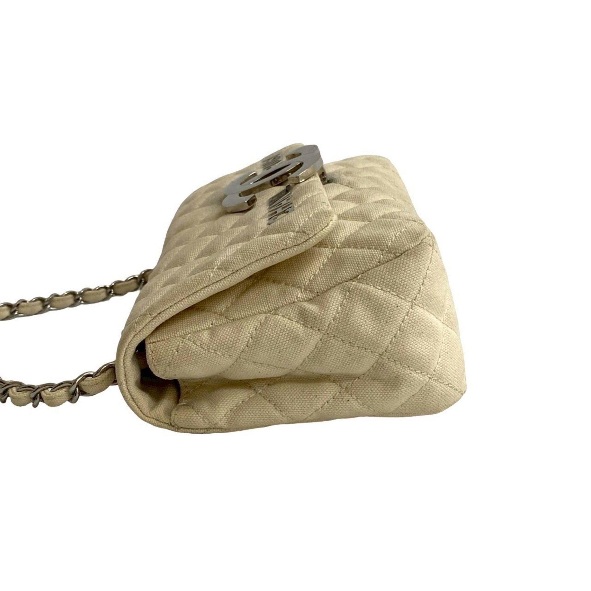 Canvas Shoulder Bag (Pre-Owned) - Chanel - Modalova