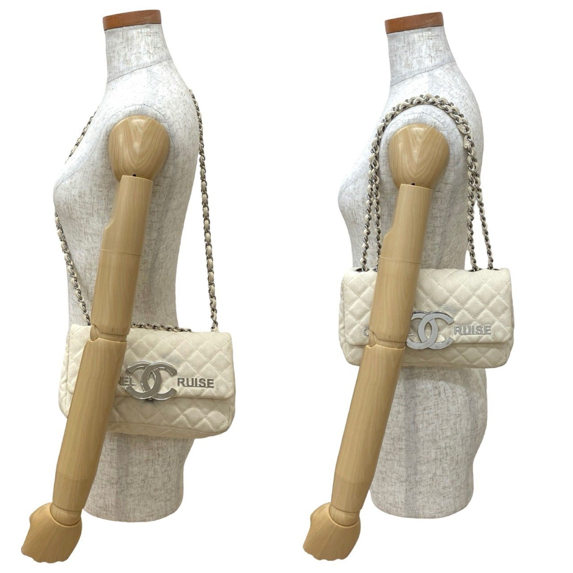 Canvas Shoulder Bag (Pre-Owned) - Chanel - Modalova