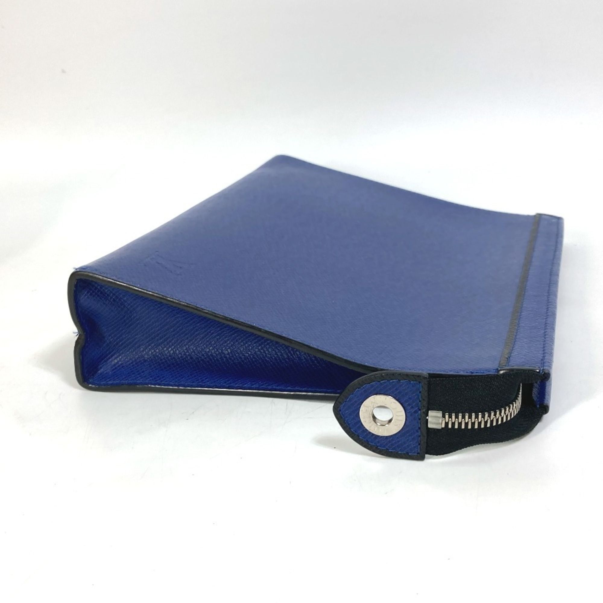 Taiga Taiga Leather Pouch (Pre-Owned) - Louis Vuitton - Modalova