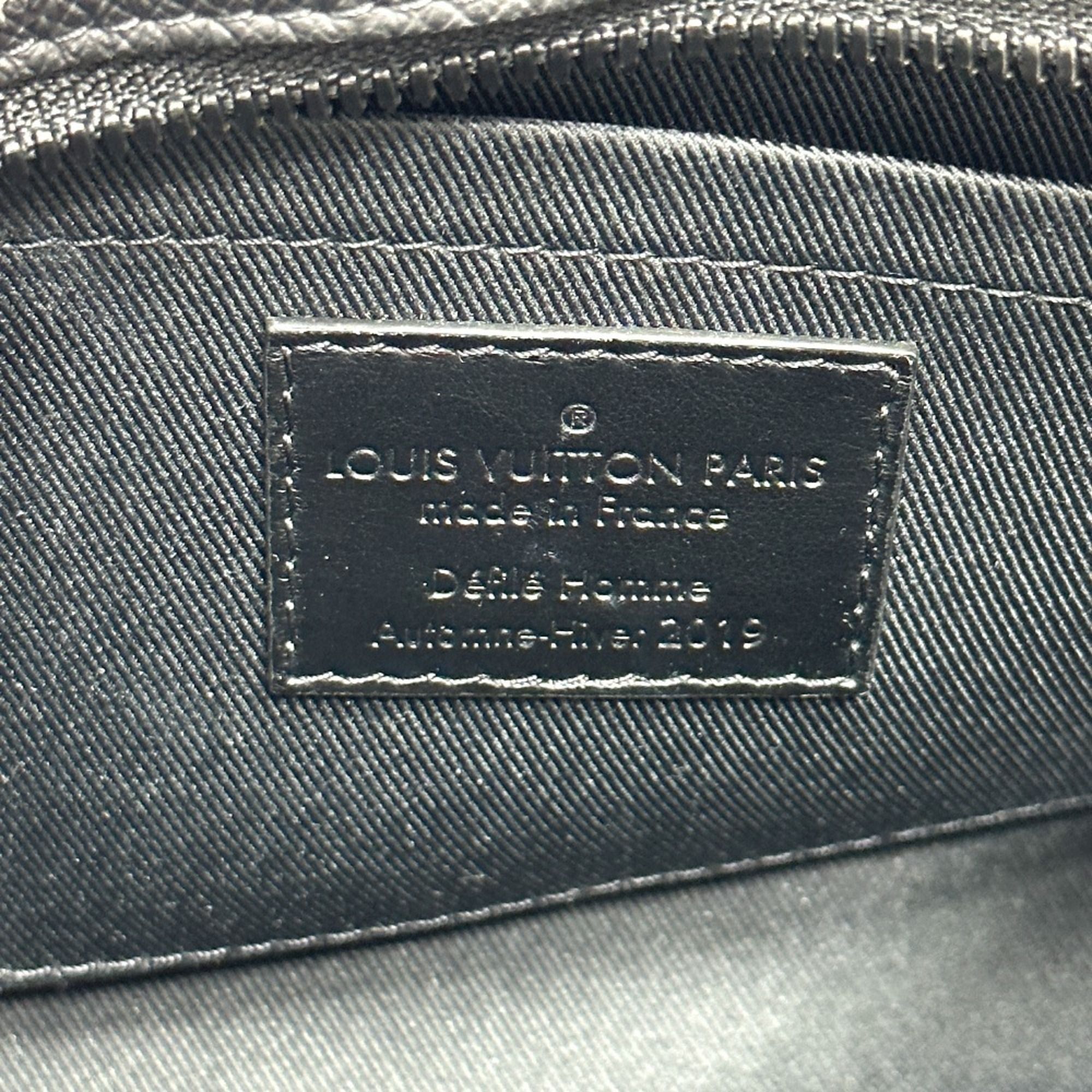 Taiga Taiga Leather Shoulder Bag (Pre-Owned) - Louis Vuitton - Modalova