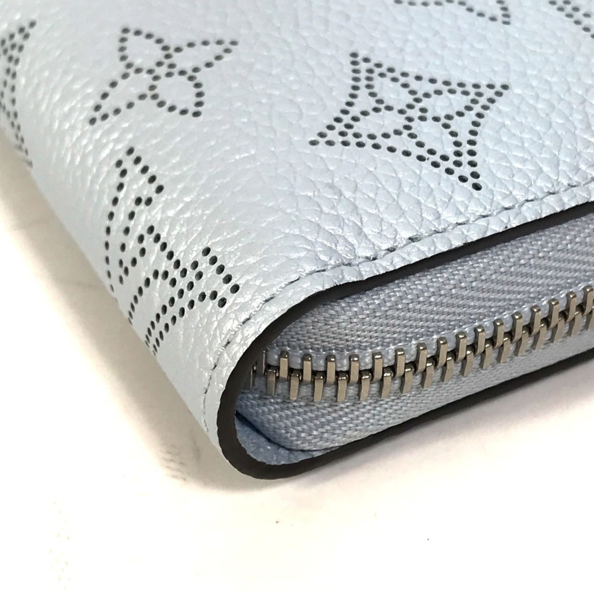 Mahina Monogram Long Wallet (Bi-Fold) (Pre-Owned) - Louis Vuitton - Modalova