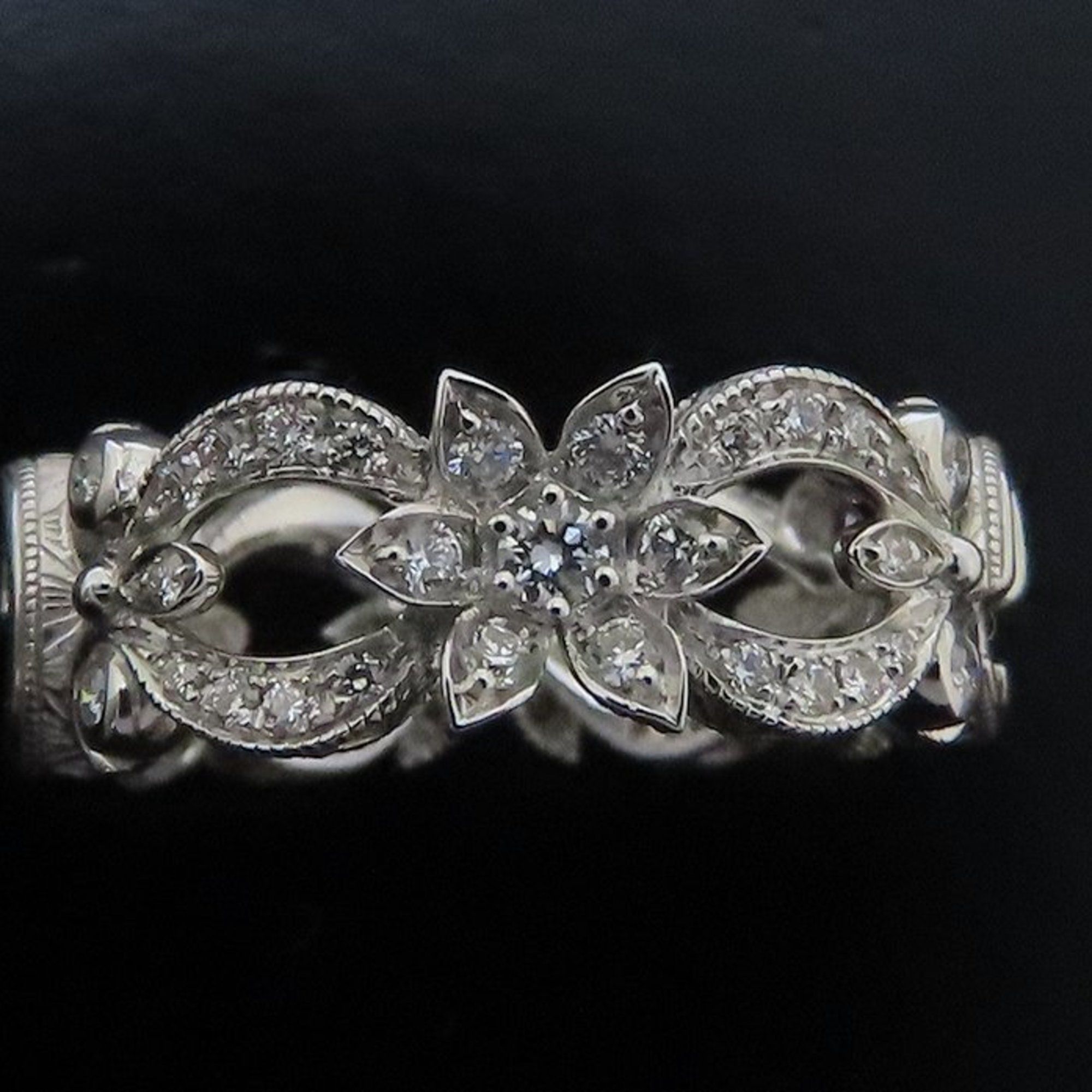 White Gold (18K) Band Ring (Pre-Owned) - Gucci - Modalova