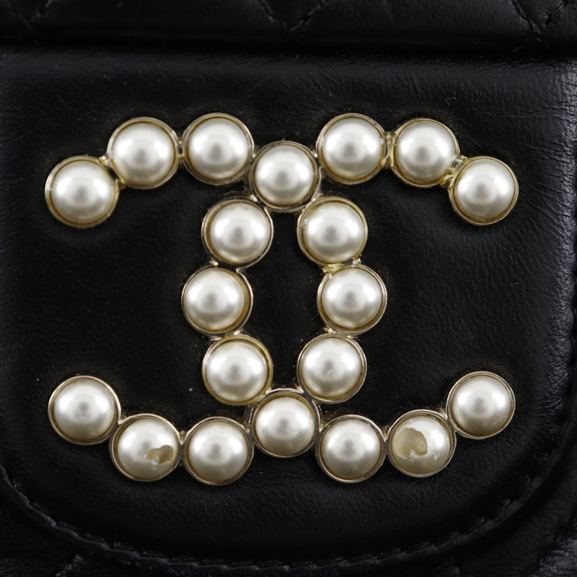 Matelasse Leather Shoulder Bag (Pre-Owned) - Chanel - Modalova