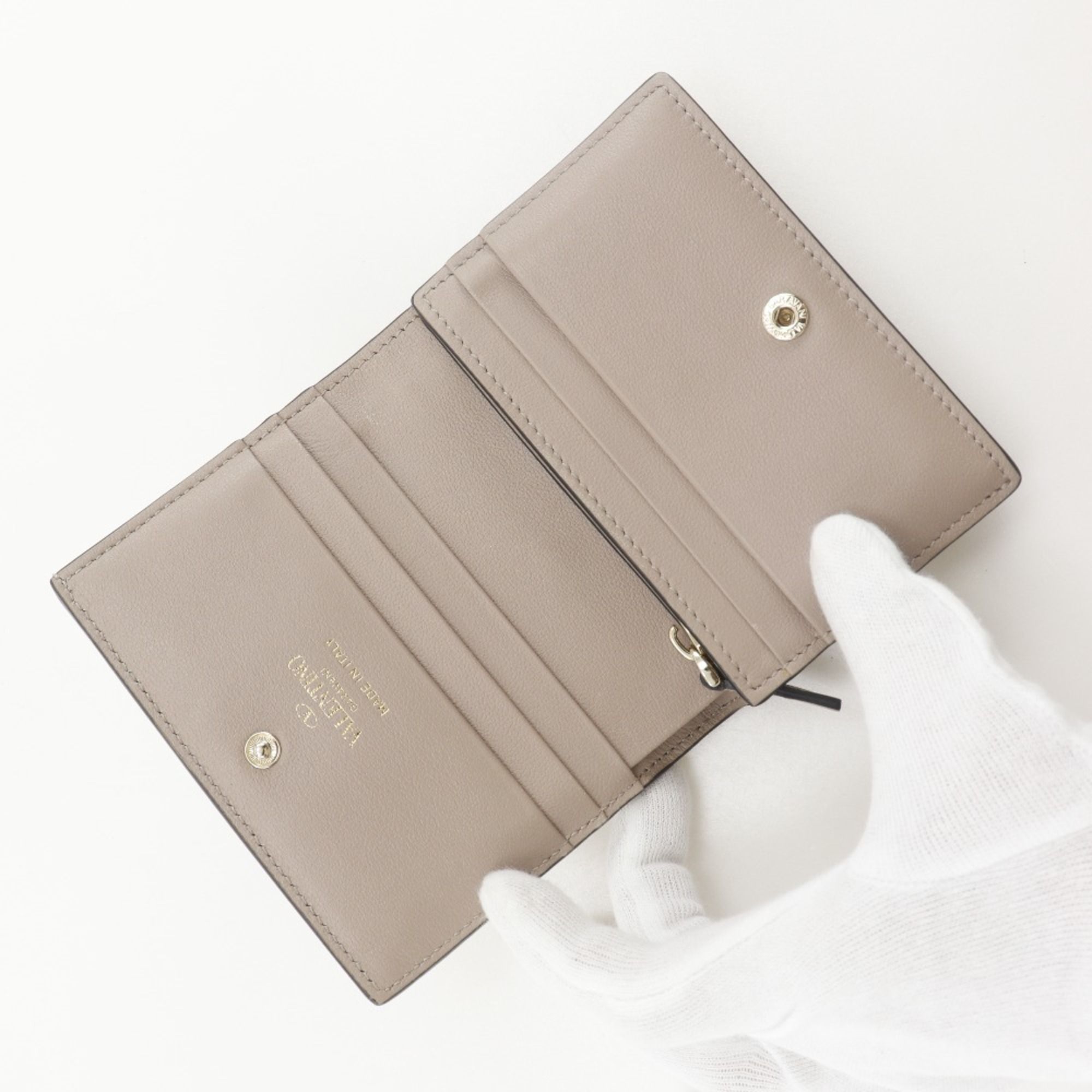 Leather Wallet (Bi-Fold) (Pre-Owned) - Valentino - Modalova
