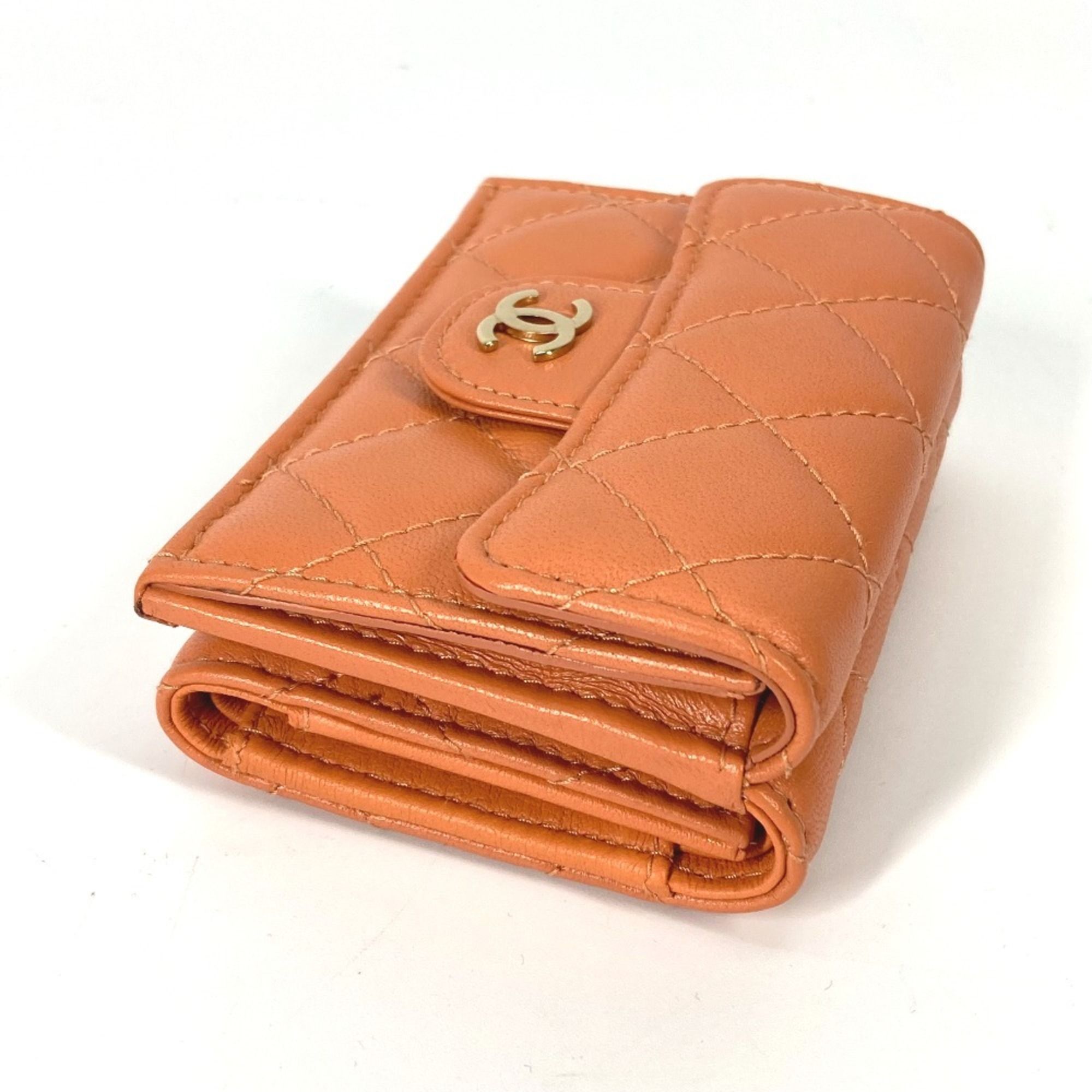 Leather Wallet (Tri-Fold) (Pre-Owned) - Chanel - Modalova