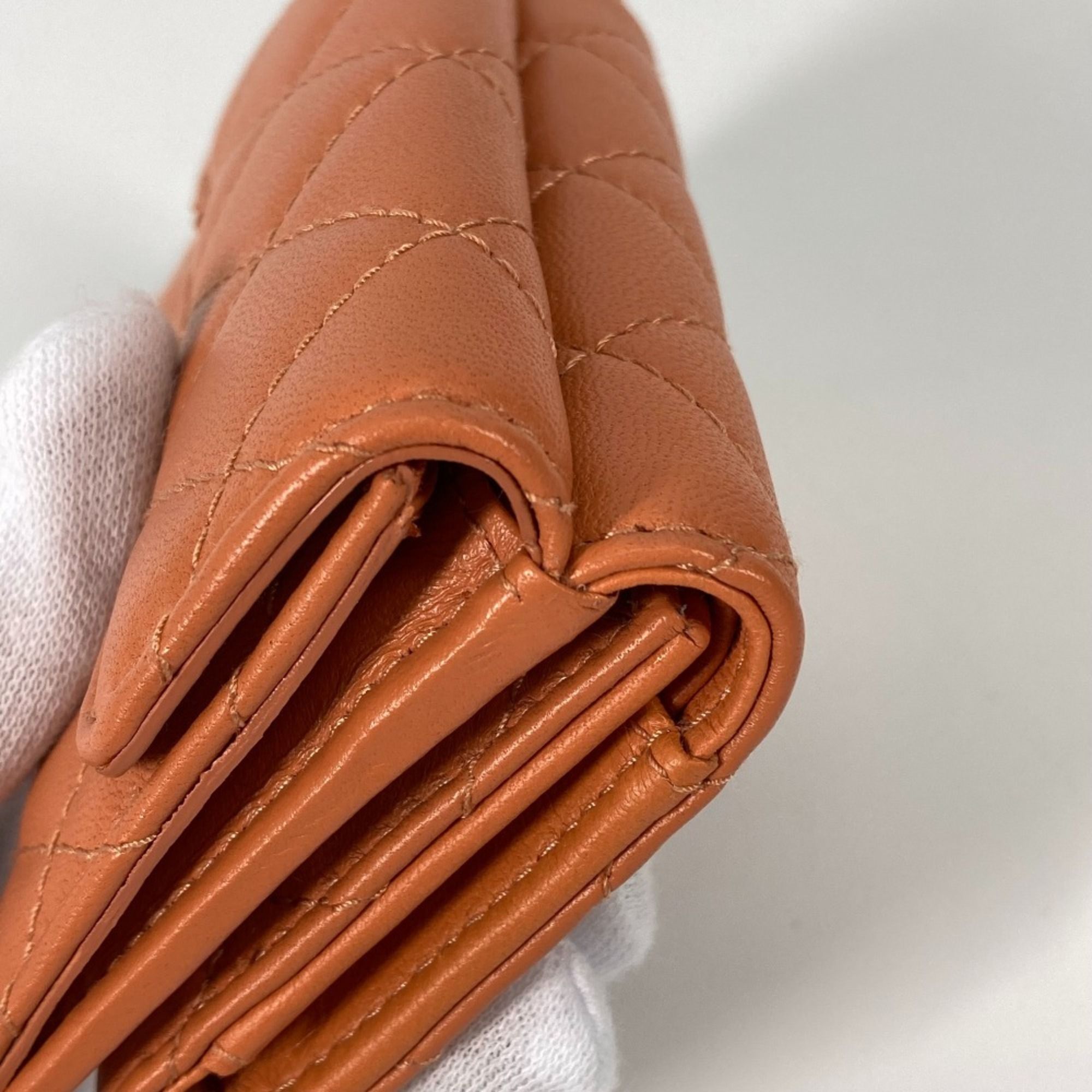 Leather Wallet (Tri-Fold) (Pre-Owned) - Chanel - Modalova