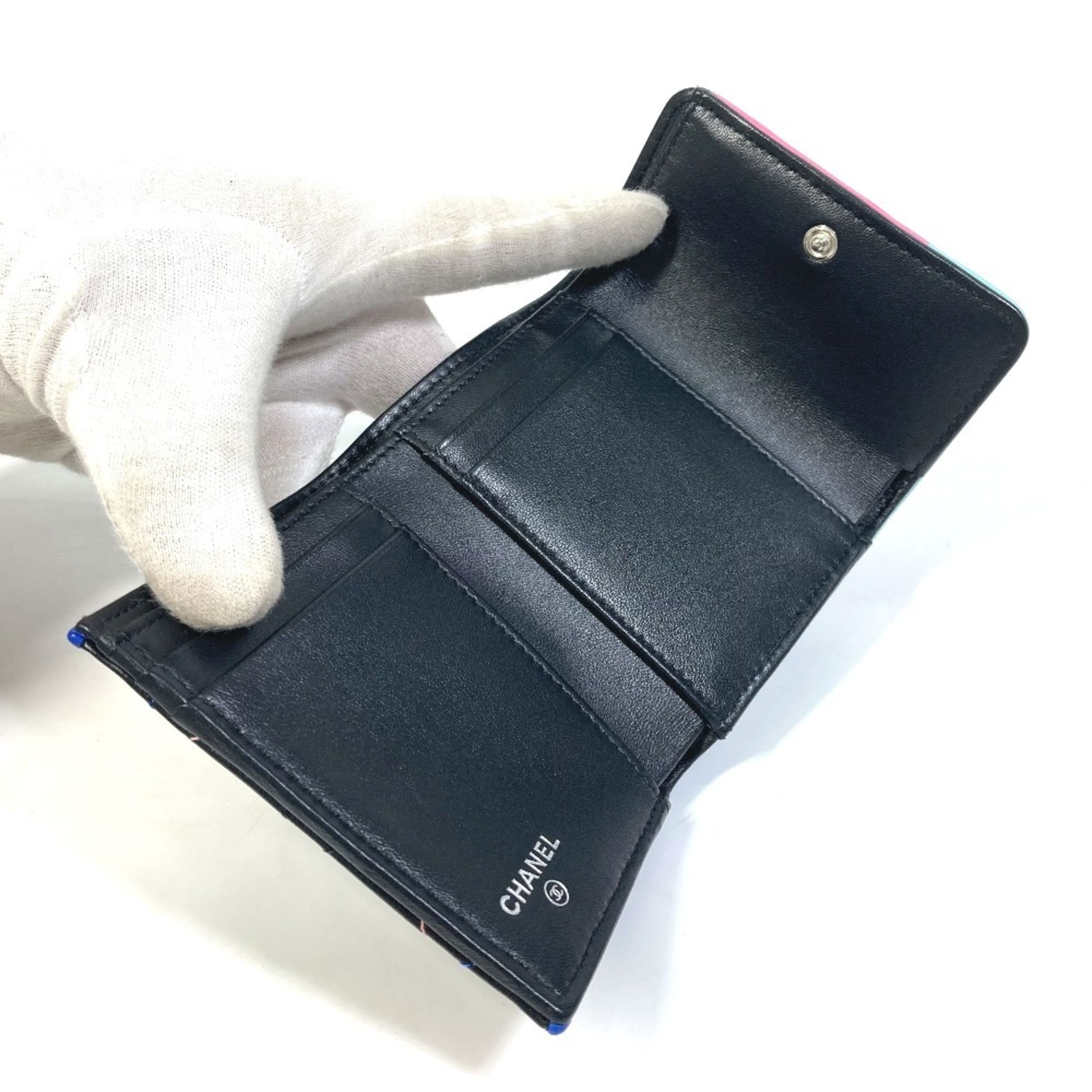 Leather Wallet (Tri-Fold) (Pre-Owned) - Chanel - Modalova