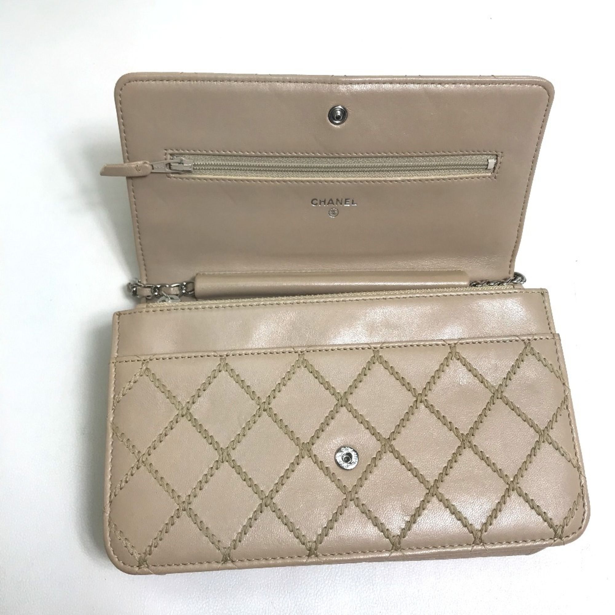 Leather Chain/Shoulder Wallet (Pre-Owned) - Chanel - Modalova