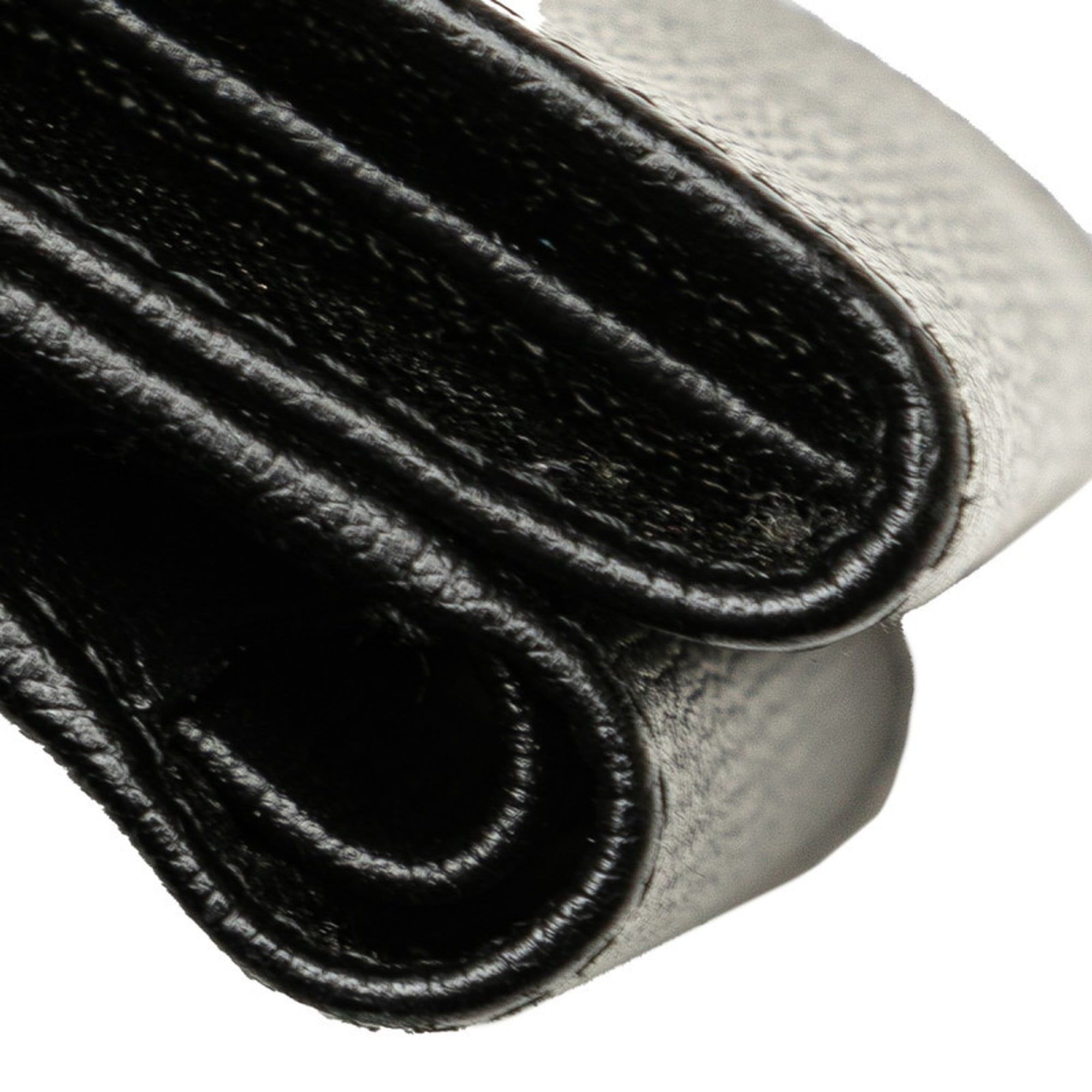 Leather Wallet (Tri-Fold) (Pre-Owned) - Chanel - Modalova